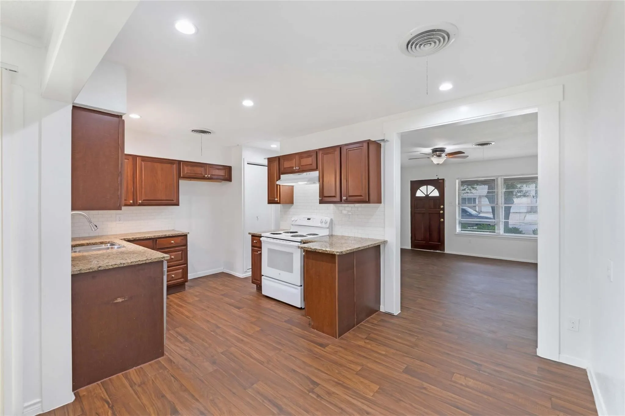 Single Family Residence For Rent in Dallas County , 2717 Wesleyan Drive, Irving, Texas 75062, 4 Bedroom, 2 Bathroom, Garage spaces, 1,603 Sqft, built in 1960, Price $1,995, mls#21256248, Real Estate Agent in Irving, Homes For Rent in Dallas county, Homes For Rent in Irving, Realtor in Irving Texas, Real Estate Brokerage Independent Realty Texas, Luminita Cordes Realtor