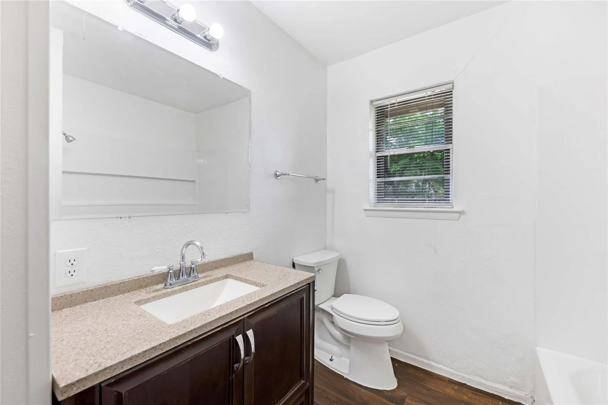 Single Family Residence For Rent in Dallas County , 2717 Wesleyan Drive, Irving, Texas 75062, 4 Bedroom, 2 Bathroom, Garage spaces, 1,603 Sqft, built in 1960, Price $1,995, mls#21256248, Real Estate Agent in Irving, Homes For Rent in Dallas county, Homes For Rent in Irving, Realtor in Irving Texas, Real Estate Brokerage Independent Realty Texas, Luminita Cordes Realtor