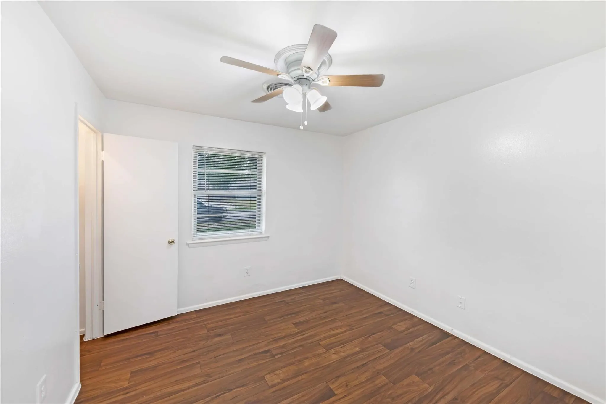 Single Family Residence For Rent in Dallas County , 2717 Wesleyan Drive, Irving, Texas 75062, 4 Bedroom, 2 Bathroom, Garage spaces, 1,603 Sqft, built in 1960, Price $1,995, mls#21256248, Real Estate Agent in Irving, Homes For Rent in Dallas county, Homes For Rent in Irving, Realtor in Irving Texas, Real Estate Brokerage Independent Realty Texas, Luminita Cordes Realtor