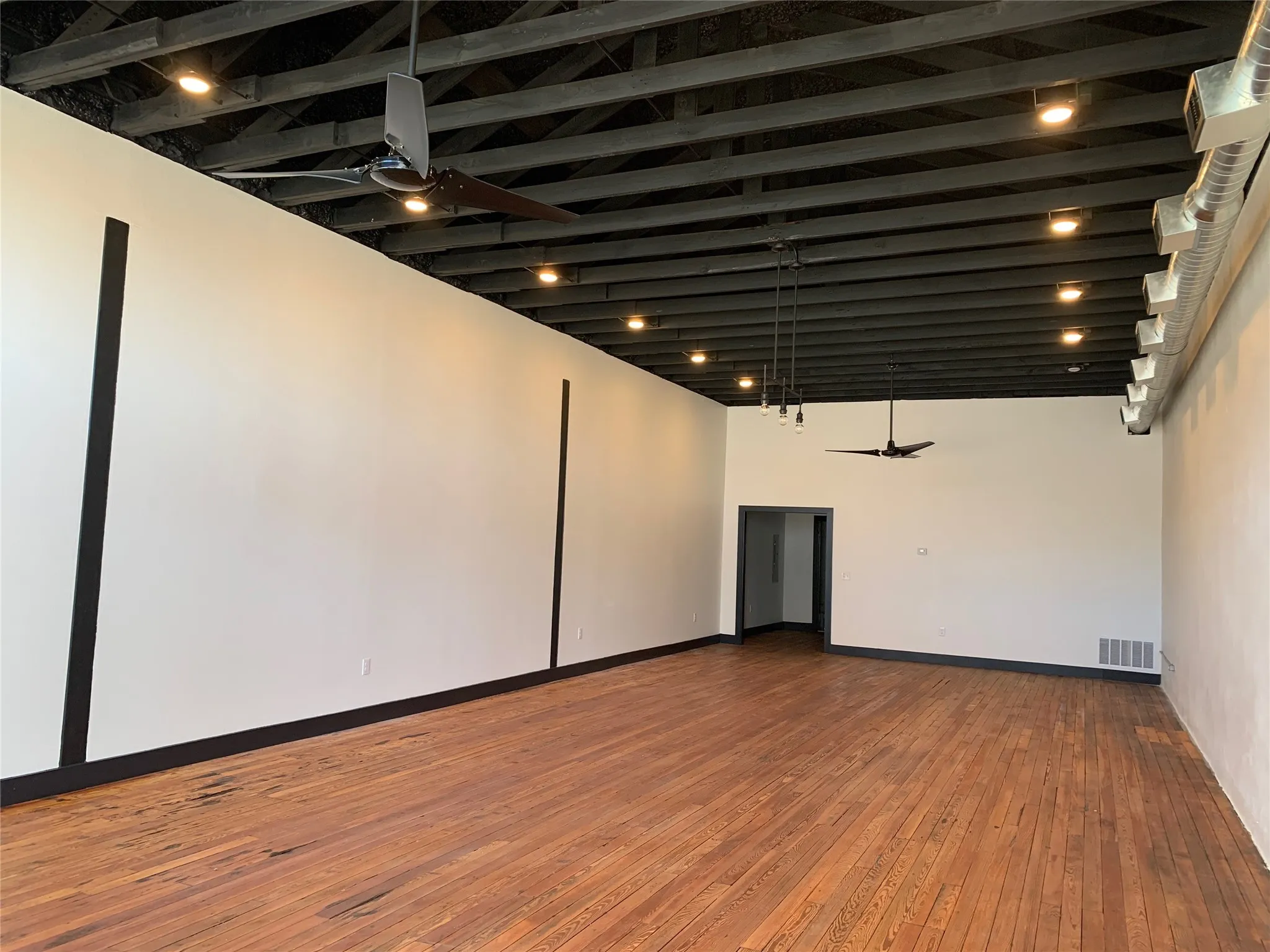 Business For Sale in Van Zandt County , 106 N Main Street, Grand Saline, Texas 75140, 0, 0, Garage spaces, 0 Sqft, built in 1900, Preowned, Price $249,000, mls#21256252, Real Estate Agent in Grand Saline, Homes For Sale in Van Zandt county, Homes For Sale in Grand Saline, Realtor in Grand Saline Texas, Real Estate Brokerage Independent Realty Texas, Luminita Cordes Realtor