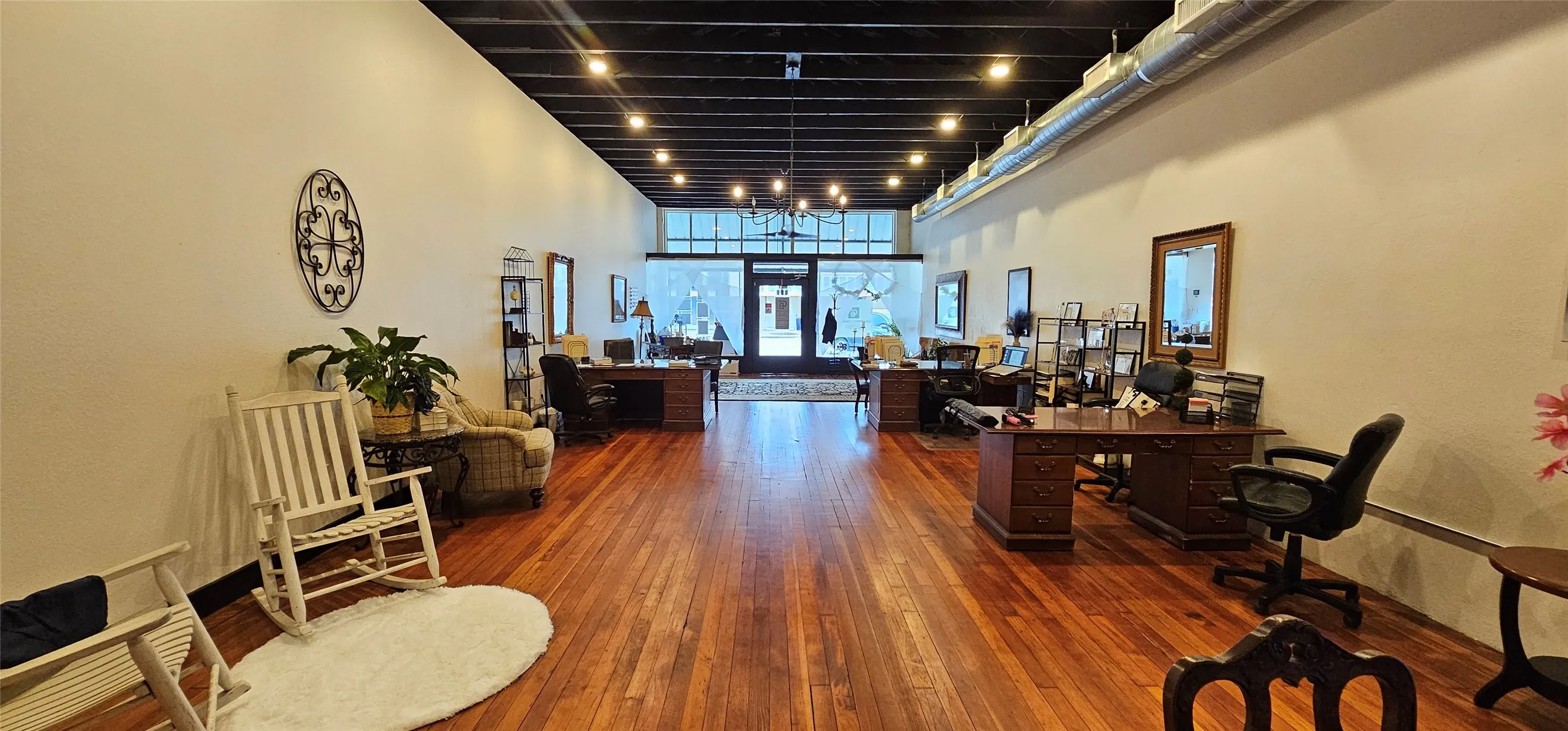 Business For Sale in Van Zandt County , 106 N Main Street, Grand Saline, Texas 75140, 0, 0, Garage spaces, 0 Sqft, built in 1900, Preowned, Price $249,000, mls#21256252, Real Estate Agent in Grand Saline, Homes For Sale in Van Zandt county, Homes For Sale in Grand Saline, Realtor in Grand Saline Texas, Real Estate Brokerage Independent Realty Texas, Luminita Cordes Realtor