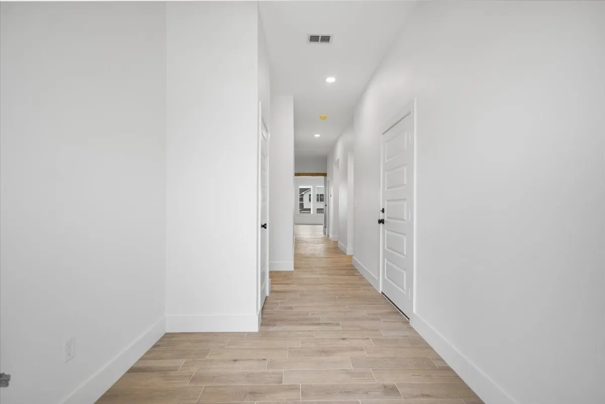 Single Family Residence For Sale in Smith County , 16429 Clearview Drive, Lindale, Texas 75771, 5 Bedroom, 3 Bathroom, 2 Garage spaces, 2,401 Sqft, built in 2026, mls#21256262, Real Estate Agent in Lindale, Homes For Sale in Smith county, Homes For Sale in Lindale, Realtor in Lindale Texas, Real Estate Brokerage Independent Realty Texas, Luminita Cordes Realtor