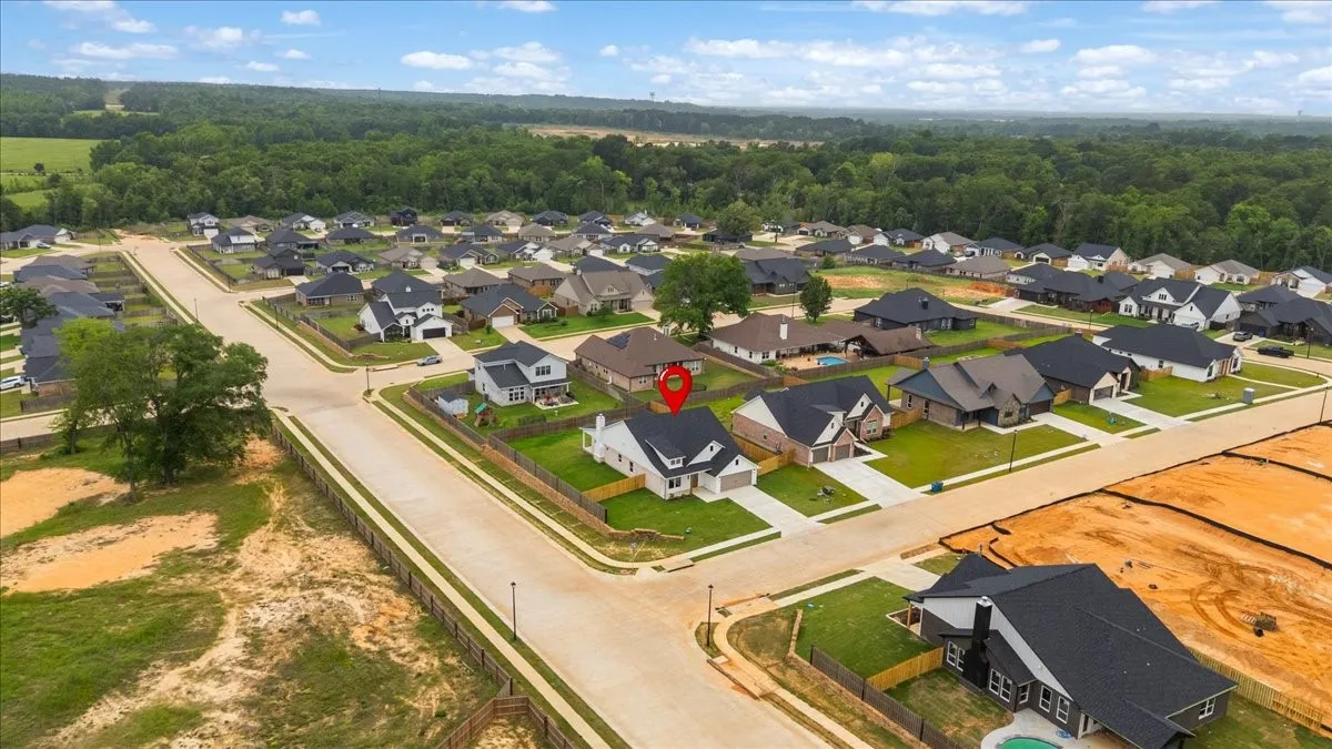 Single Family Residence For Sale in Smith County , 16429 Clearview Drive, Lindale, Texas 75771, 5 Bedroom, 3 Bathroom, 2 Garage spaces, 2,401 Sqft, built in 2026, mls#21256262, Real Estate Agent in Lindale, Homes For Sale in Smith county, Homes For Sale in Lindale, Realtor in Lindale Texas, Real Estate Brokerage Independent Realty Texas, Luminita Cordes Realtor