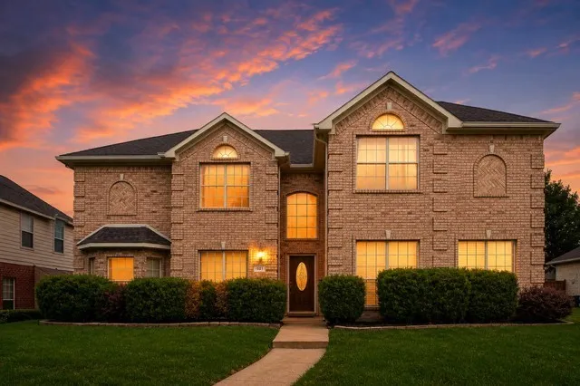 Single Family Residence For Sale in Dallas County , 1521 Mountain Laurel Lane, De Soto, Texas 75115, 5 Bedroom, 3 Bathroom, 2 Garage spaces, 4,317 Sqft, built in 2001, Preowned, mls#21256272, Real Estate Agent in De Soto, Homes For Sale in Dallas county, Homes For Sale in De Soto, Realtor in De Soto Texas, Real Estate Brokerage Independent Realty Texas, Luminita Cordes Realtor