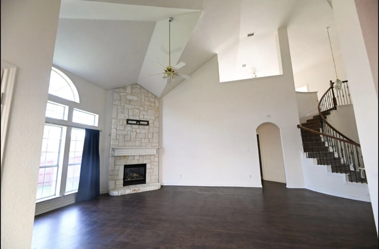 Single Family Residence For Sale in Dallas County , 1521 Mountain Laurel Lane, De Soto, Texas 75115, 5 Bedroom, 3 Bathroom, 2 Garage spaces, 4,317 Sqft, built in 2001, Preowned, mls#21256272, Real Estate Agent in De Soto, Homes For Sale in Dallas county, Homes For Sale in De Soto, Realtor in De Soto Texas, Real Estate Brokerage Independent Realty Texas, Luminita Cordes Realtor