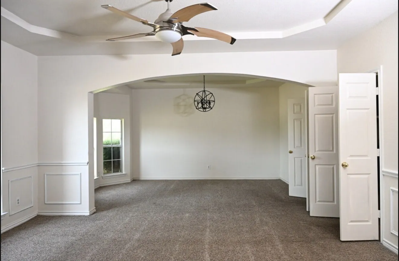 Single Family Residence For Sale in Dallas County , 1521 Mountain Laurel Lane, De Soto, Texas 75115, 5 Bedroom, 3 Bathroom, 2 Garage spaces, 4,317 Sqft, built in 2001, Preowned, mls#21256272, Real Estate Agent in De Soto, Homes For Sale in Dallas county, Homes For Sale in De Soto, Realtor in De Soto Texas, Real Estate Brokerage Independent Realty Texas, Luminita Cordes Realtor