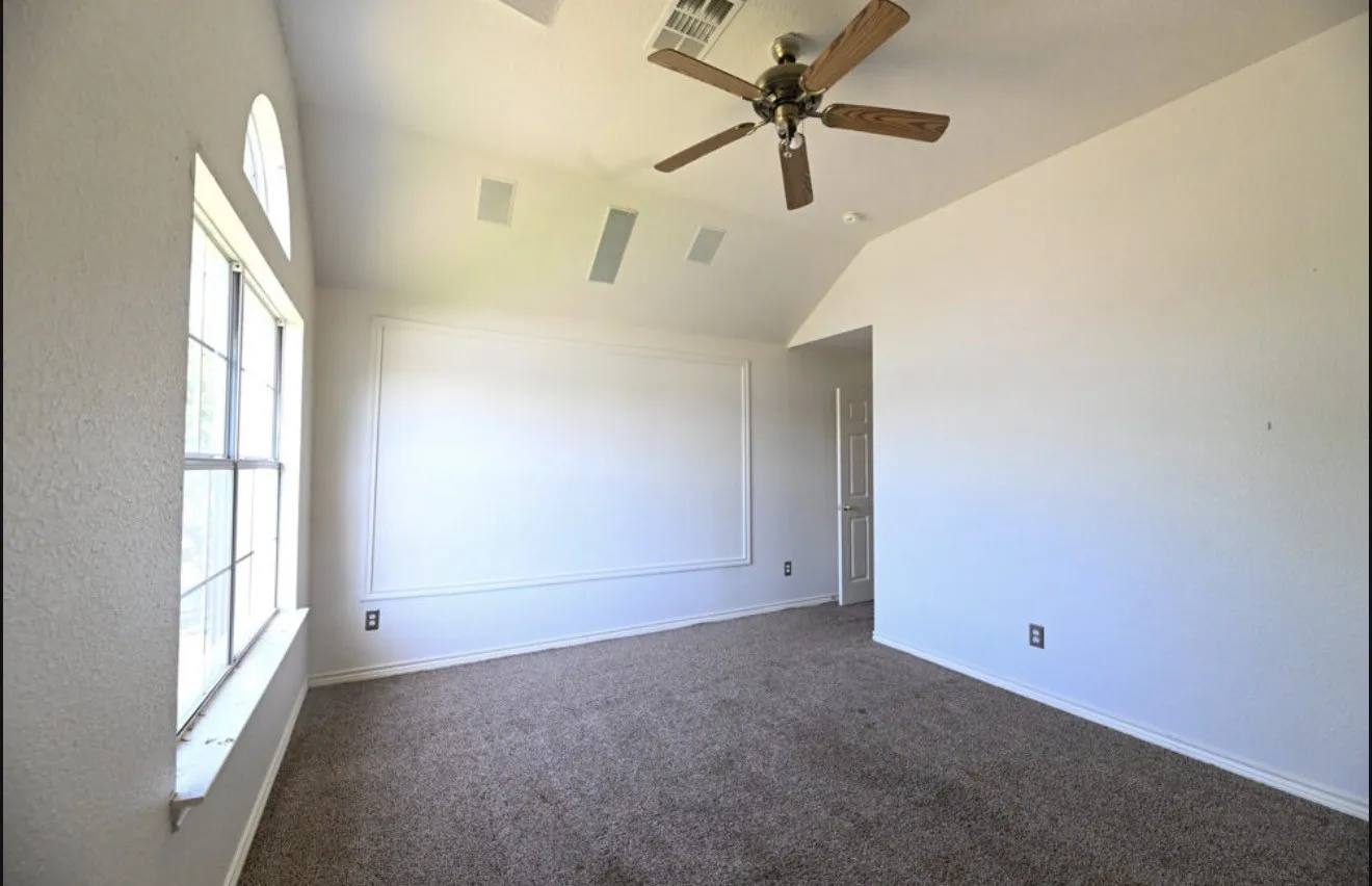Single Family Residence For Sale in Dallas County , 1521 Mountain Laurel Lane, De Soto, Texas 75115, 5 Bedroom, 3 Bathroom, 2 Garage spaces, 4,317 Sqft, built in 2001, Preowned, mls#21256272, Real Estate Agent in De Soto, Homes For Sale in Dallas county, Homes For Sale in De Soto, Realtor in De Soto Texas, Real Estate Brokerage Independent Realty Texas, Luminita Cordes Realtor