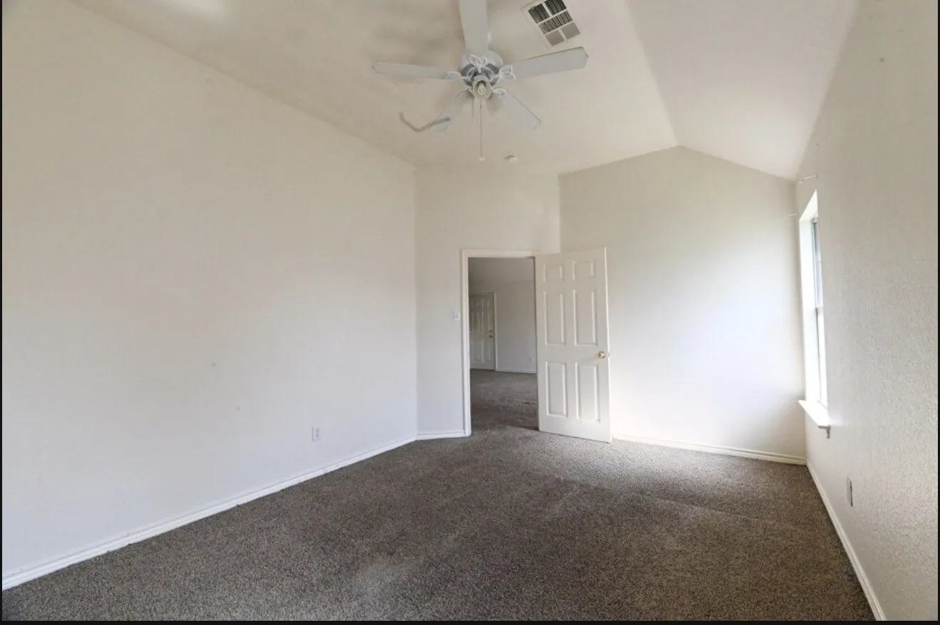 Single Family Residence For Sale in Dallas County , 1521 Mountain Laurel Lane, De Soto, Texas 75115, 5 Bedroom, 3 Bathroom, 2 Garage spaces, 4,317 Sqft, built in 2001, Preowned, mls#21256272, Real Estate Agent in De Soto, Homes For Sale in Dallas county, Homes For Sale in De Soto, Realtor in De Soto Texas, Real Estate Brokerage Independent Realty Texas, Luminita Cordes Realtor