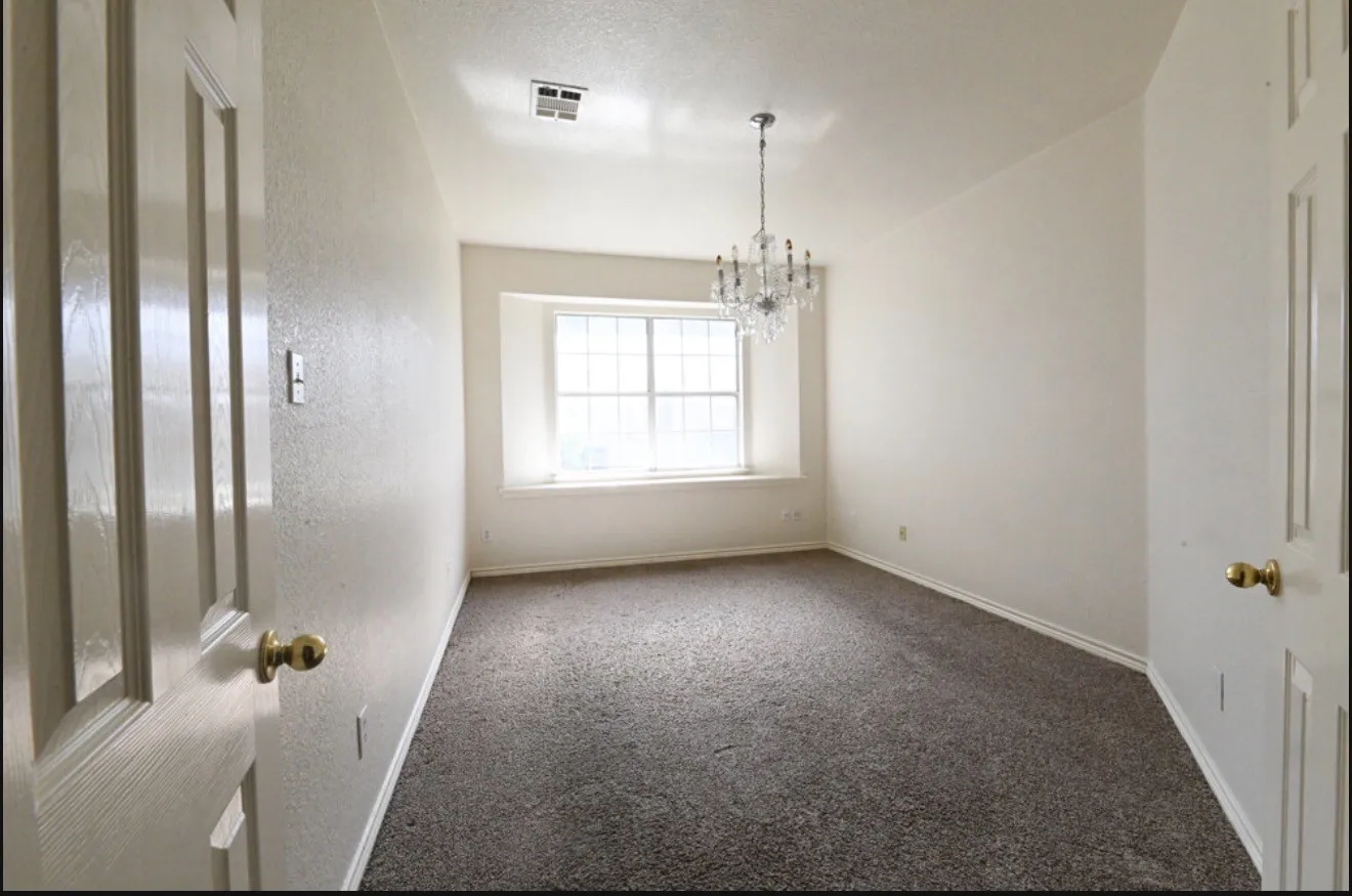 Single Family Residence For Sale in Dallas County , 1521 Mountain Laurel Lane, De Soto, Texas 75115, 5 Bedroom, 3 Bathroom, 2 Garage spaces, 4,317 Sqft, built in 2001, Preowned, mls#21256272, Real Estate Agent in De Soto, Homes For Sale in Dallas county, Homes For Sale in De Soto, Realtor in De Soto Texas, Real Estate Brokerage Independent Realty Texas, Luminita Cordes Realtor