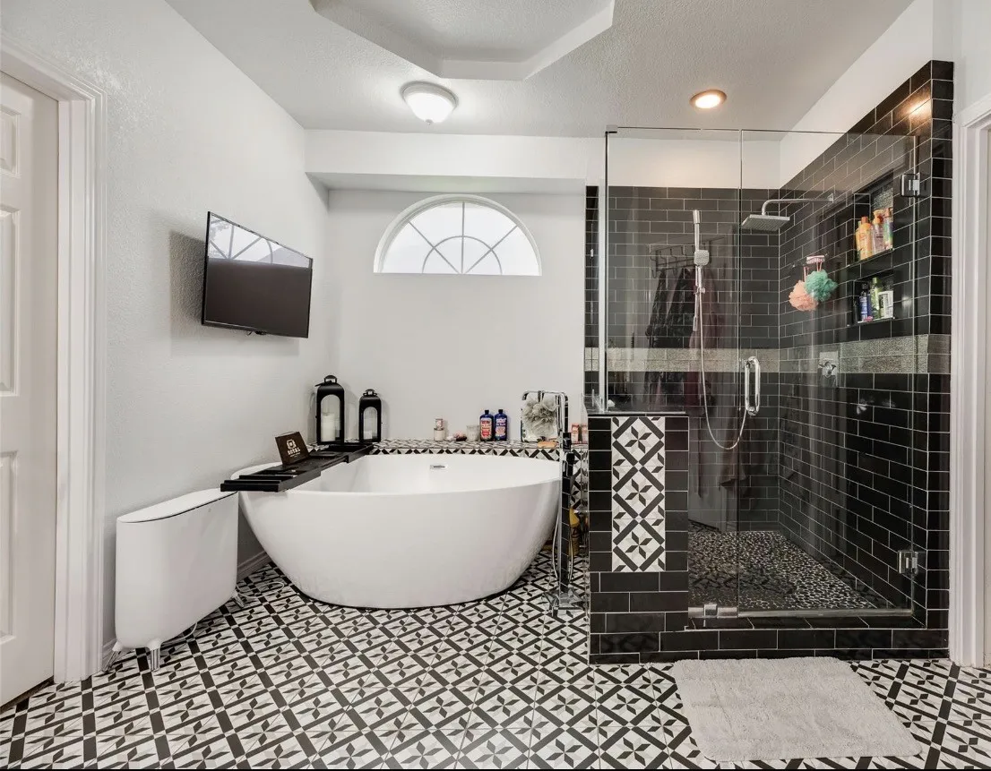 Single Family Residence For Sale in Dallas County , 1521 Mountain Laurel Lane, De Soto, Texas 75115, 5 Bedroom, 3 Bathroom, 2 Garage spaces, 4,317 Sqft, built in 2001, Preowned, mls#21256272, Real Estate Agent in De Soto, Homes For Sale in Dallas county, Homes For Sale in De Soto, Realtor in De Soto Texas, Real Estate Brokerage Independent Realty Texas, Luminita Cordes Realtor