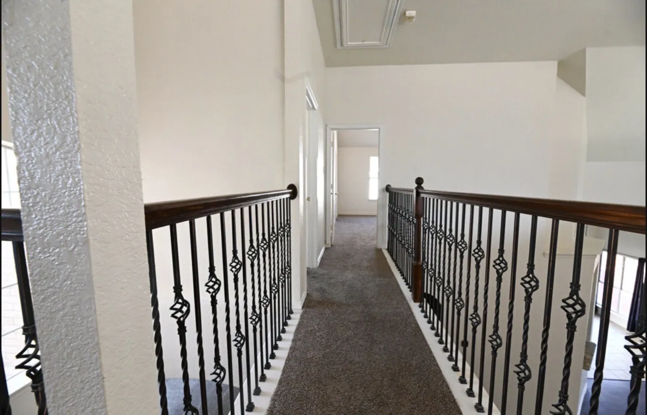 Single Family Residence For Sale in Dallas County , 1521 Mountain Laurel Lane, De Soto, Texas 75115, 5 Bedroom, 3 Bathroom, 2 Garage spaces, 4,317 Sqft, built in 2001, Preowned, mls#21256272, Real Estate Agent in De Soto, Homes For Sale in Dallas county, Homes For Sale in De Soto, Realtor in De Soto Texas, Real Estate Brokerage Independent Realty Texas, Luminita Cordes Realtor