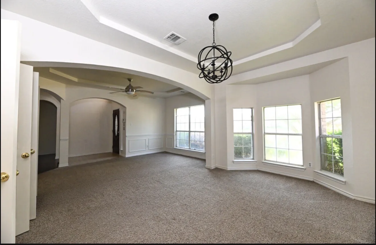 Single Family Residence For Sale in Dallas County , 1521 Mountain Laurel Lane, De Soto, Texas 75115, 5 Bedroom, 3 Bathroom, 2 Garage spaces, 4,317 Sqft, built in 2001, Preowned, mls#21256272, Real Estate Agent in De Soto, Homes For Sale in Dallas county, Homes For Sale in De Soto, Realtor in De Soto Texas, Real Estate Brokerage Independent Realty Texas, Luminita Cordes Realtor