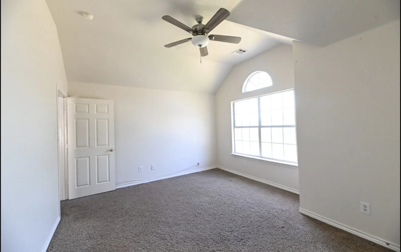 Single Family Residence For Sale in Dallas County , 1521 Mountain Laurel Lane, De Soto, Texas 75115, 5 Bedroom, 3 Bathroom, 2 Garage spaces, 4,317 Sqft, built in 2001, Preowned, mls#21256272, Real Estate Agent in De Soto, Homes For Sale in Dallas county, Homes For Sale in De Soto, Realtor in De Soto Texas, Real Estate Brokerage Independent Realty Texas, Luminita Cordes Realtor
