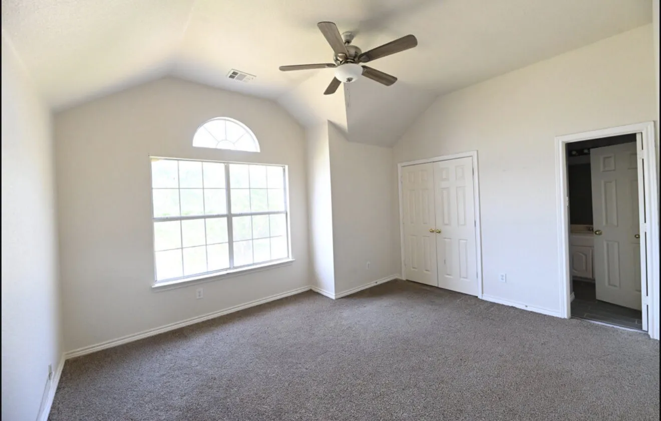 Single Family Residence For Sale in Dallas County , 1521 Mountain Laurel Lane, De Soto, Texas 75115, 5 Bedroom, 3 Bathroom, 2 Garage spaces, 4,317 Sqft, built in 2001, Preowned, mls#21256272, Real Estate Agent in De Soto, Homes For Sale in Dallas county, Homes For Sale in De Soto, Realtor in De Soto Texas, Real Estate Brokerage Independent Realty Texas, Luminita Cordes Realtor