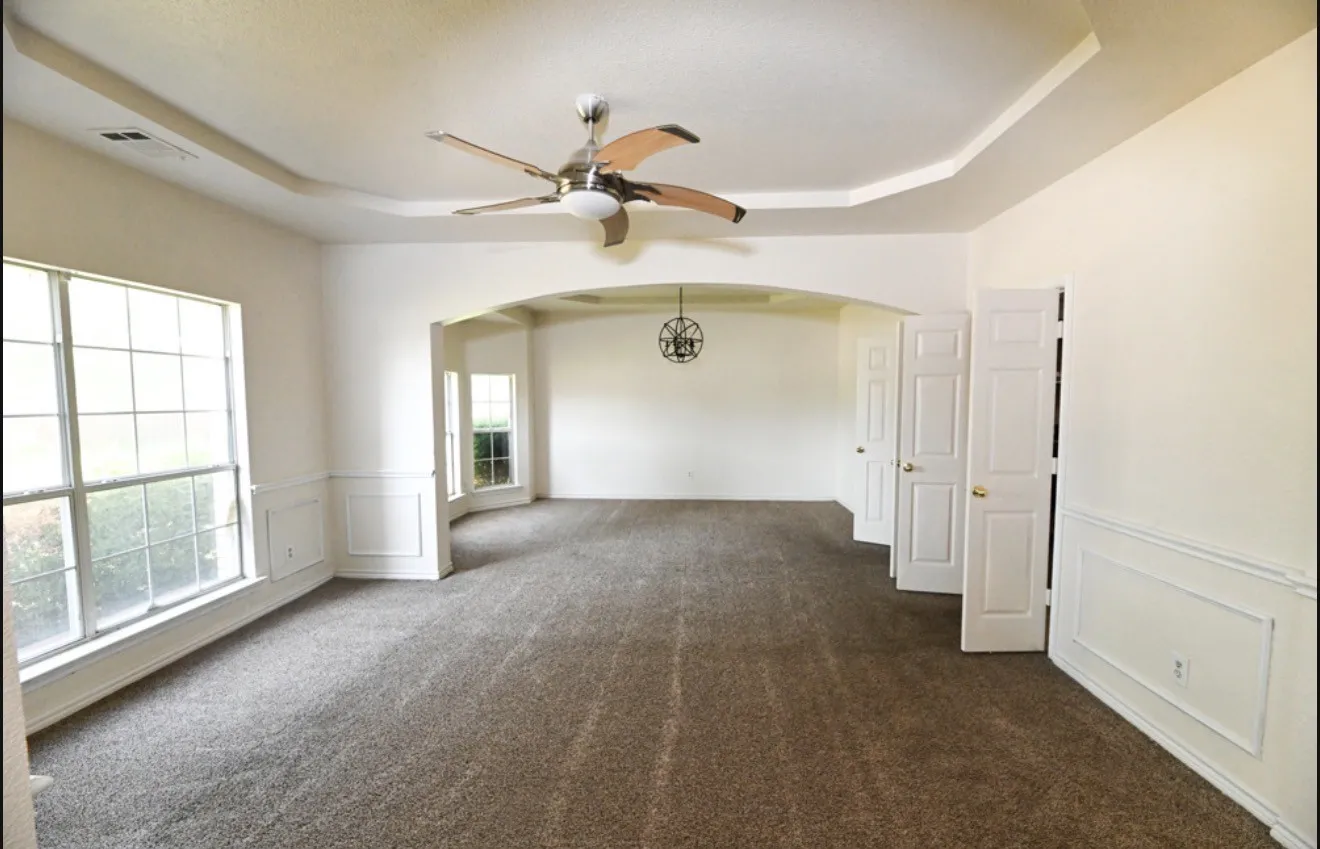 Single Family Residence For Sale in Dallas County , 1521 Mountain Laurel Lane, De Soto, Texas 75115, 5 Bedroom, 3 Bathroom, 2 Garage spaces, 4,317 Sqft, built in 2001, Preowned, mls#21256272, Real Estate Agent in De Soto, Homes For Sale in Dallas county, Homes For Sale in De Soto, Realtor in De Soto Texas, Real Estate Brokerage Independent Realty Texas, Luminita Cordes Realtor