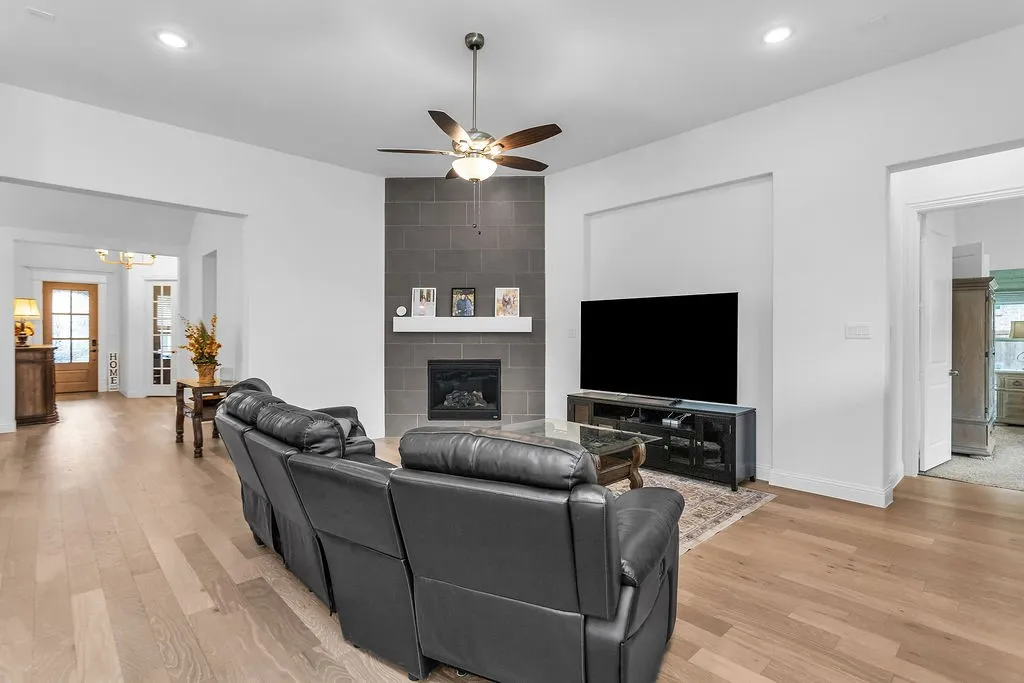Single Family Residence For Sale in Denton County , 6940 Basket Flower Road, Flower Mound, Texas 76226, 4 Bedroom, 4 Bathroom, 3 Garage spaces, 2,803 Sqft, built in 2023, Preowned, mls#21256224, Real Estate Agent in Flower Mound, Homes For Sale in Denton county, Homes For Sale in Flower Mound, Realtor in Flower Mound Texas, Real Estate Brokerage Independent Realty Texas, Luminita Cordes Realtor