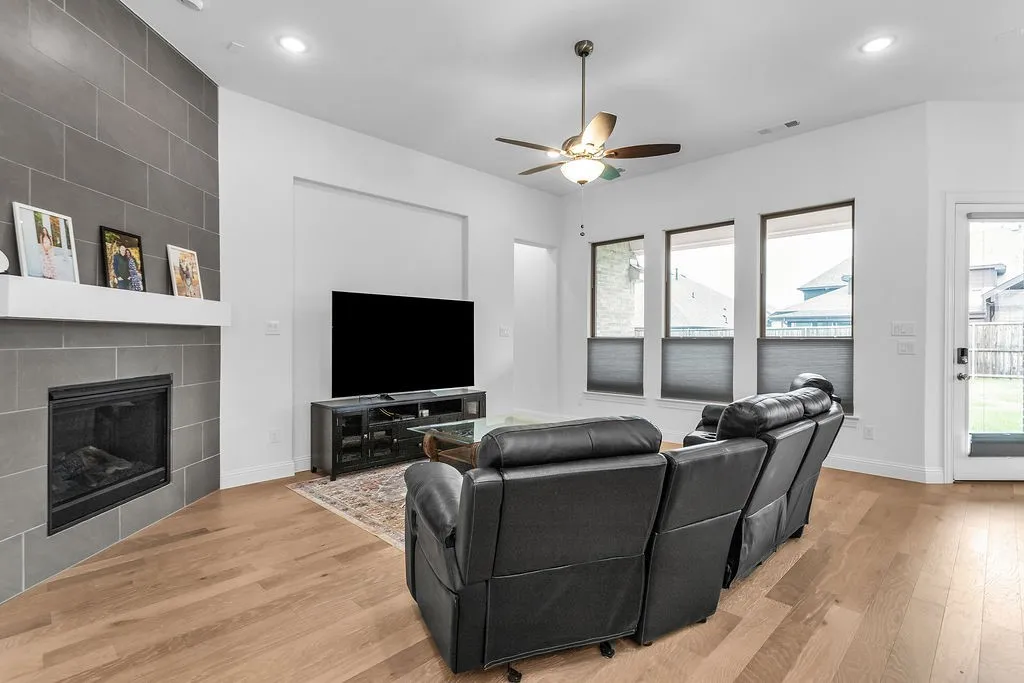 Single Family Residence For Sale in Denton County , 6940 Basket Flower Road, Flower Mound, Texas 76226, 4 Bedroom, 4 Bathroom, 3 Garage spaces, 2,803 Sqft, built in 2023, Preowned, mls#21256224, Real Estate Agent in Flower Mound, Homes For Sale in Denton county, Homes For Sale in Flower Mound, Realtor in Flower Mound Texas, Real Estate Brokerage Independent Realty Texas, Luminita Cordes Realtor