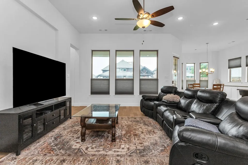 Single Family Residence For Sale in Denton County , 6940 Basket Flower Road, Flower Mound, Texas 76226, 4 Bedroom, 4 Bathroom, 3 Garage spaces, 2,803 Sqft, built in 2023, Preowned, mls#21256224, Real Estate Agent in Flower Mound, Homes For Sale in Denton county, Homes For Sale in Flower Mound, Realtor in Flower Mound Texas, Real Estate Brokerage Independent Realty Texas, Luminita Cordes Realtor