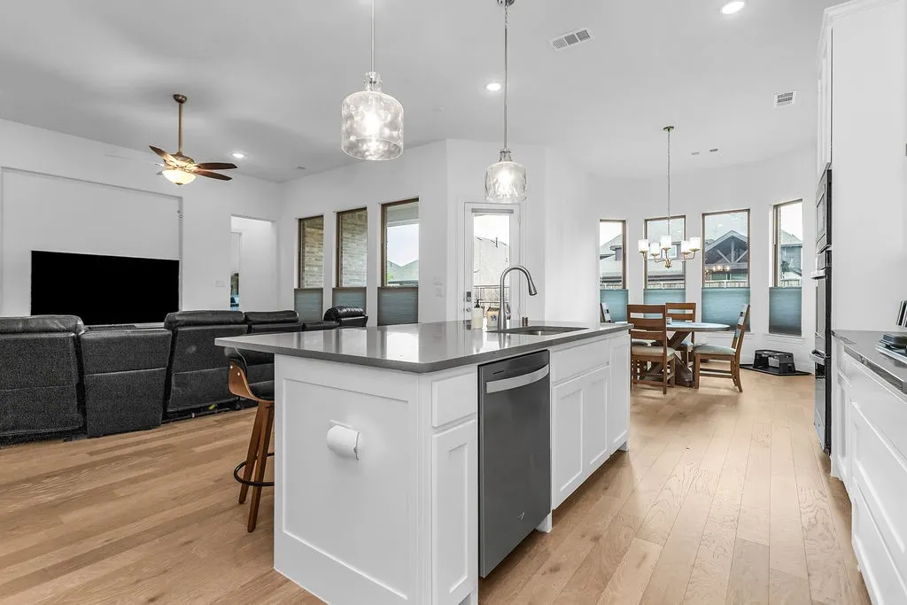 Single Family Residence For Sale in Denton County , 6940 Basket Flower Road, Flower Mound, Texas 76226, 4 Bedroom, 4 Bathroom, 3 Garage spaces, 2,803 Sqft, built in 2023, Preowned, mls#21256224, Real Estate Agent in Flower Mound, Homes For Sale in Denton county, Homes For Sale in Flower Mound, Realtor in Flower Mound Texas, Real Estate Brokerage Independent Realty Texas, Luminita Cordes Realtor