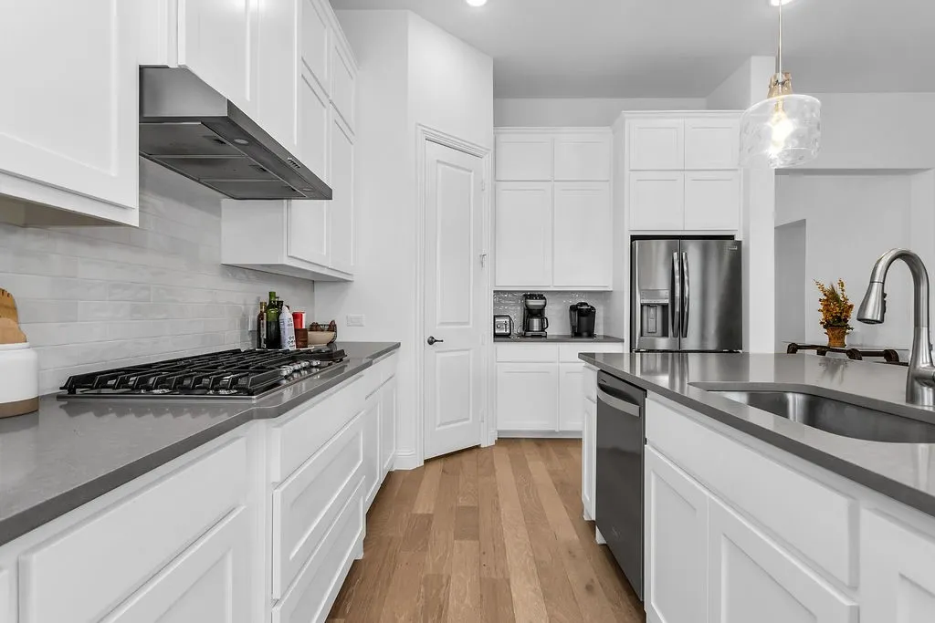 Single Family Residence For Sale in Denton County , 6940 Basket Flower Road, Flower Mound, Texas 76226, 4 Bedroom, 4 Bathroom, 3 Garage spaces, 2,803 Sqft, built in 2023, Preowned, mls#21256224, Real Estate Agent in Flower Mound, Homes For Sale in Denton county, Homes For Sale in Flower Mound, Realtor in Flower Mound Texas, Real Estate Brokerage Independent Realty Texas, Luminita Cordes Realtor