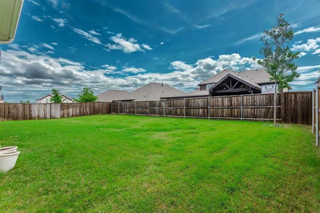 Single Family Residence For Sale in Denton County , 6940 Basket Flower Road, Flower Mound, Texas 76226, 4 Bedroom, 4 Bathroom, 3 Garage spaces, 2,803 Sqft, built in 2023, Preowned, mls#21256224, Real Estate Agent in Flower Mound, Homes For Sale in Denton county, Homes For Sale in Flower Mound, Realtor in Flower Mound Texas, Real Estate Brokerage Independent Realty Texas, Luminita Cordes Realtor