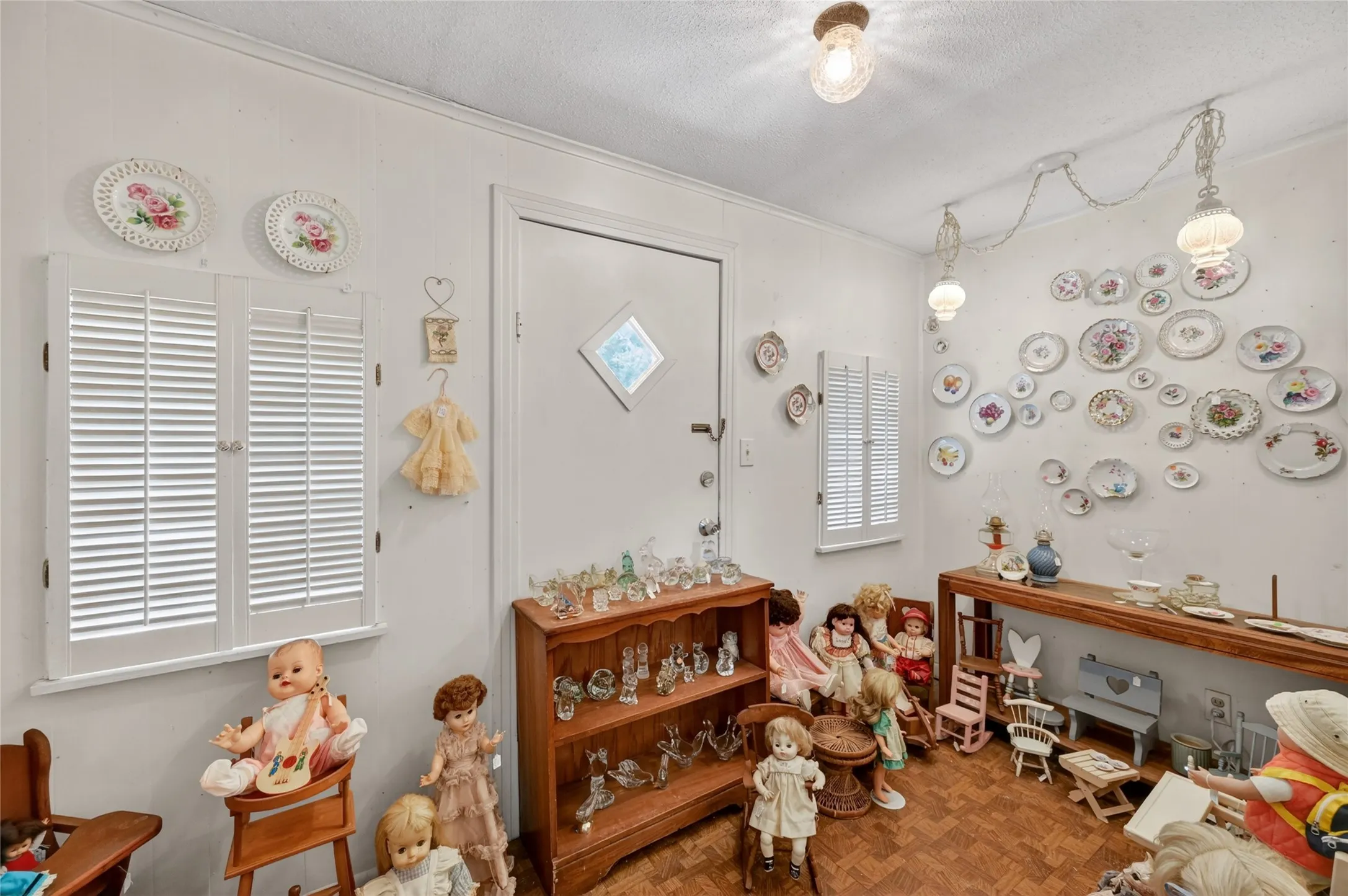 Retail For Sale in Dallas County , 207 Hood Street, Cedar Hill, Texas 75104, 0, 0, Garage spaces, 0 Sqft, built in 1954, Preowned, Price $299,999, mls#21255904, Real Estate Agent in Cedar Hill, Homes For Sale in Dallas county, Homes For Sale in Cedar Hill, Realtor in Cedar Hill Texas, Real Estate Brokerage Independent Realty Texas, Luminita Cordes Realtor