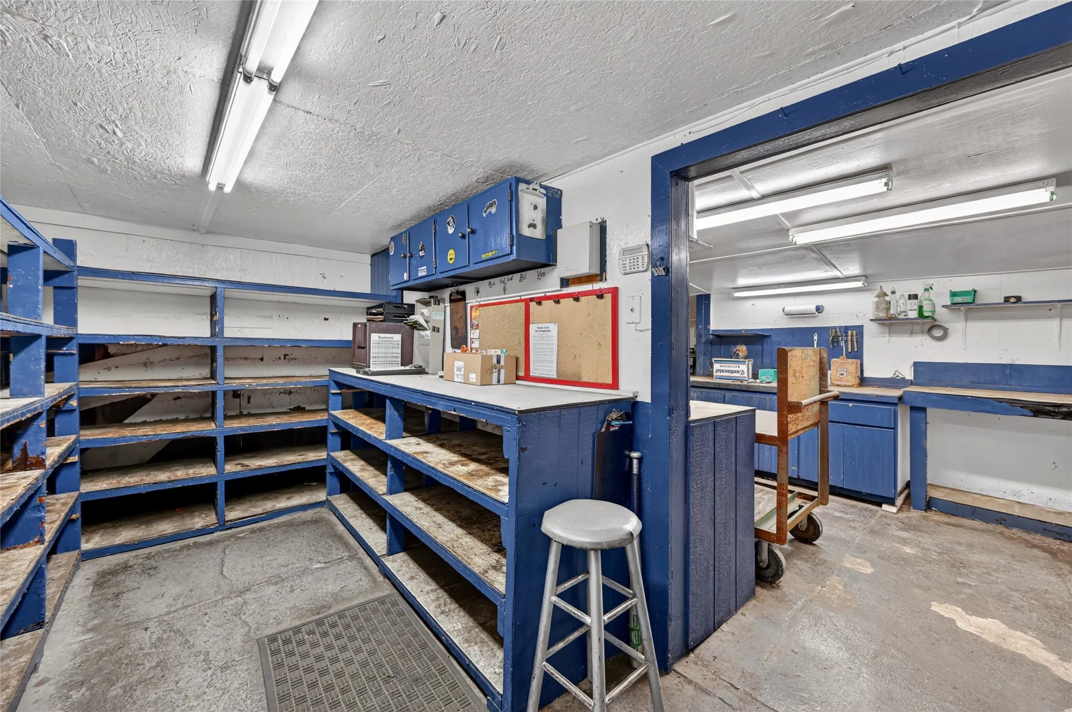 Retail For Sale in Dallas County , 207 Hood Street, Cedar Hill, Texas 75104, 0, 0, Garage spaces, 0 Sqft, built in 1954, Preowned, Price $299,999, mls#21255904, Real Estate Agent in Cedar Hill, Homes For Sale in Dallas county, Homes For Sale in Cedar Hill, Realtor in Cedar Hill Texas, Real Estate Brokerage Independent Realty Texas, Luminita Cordes Realtor