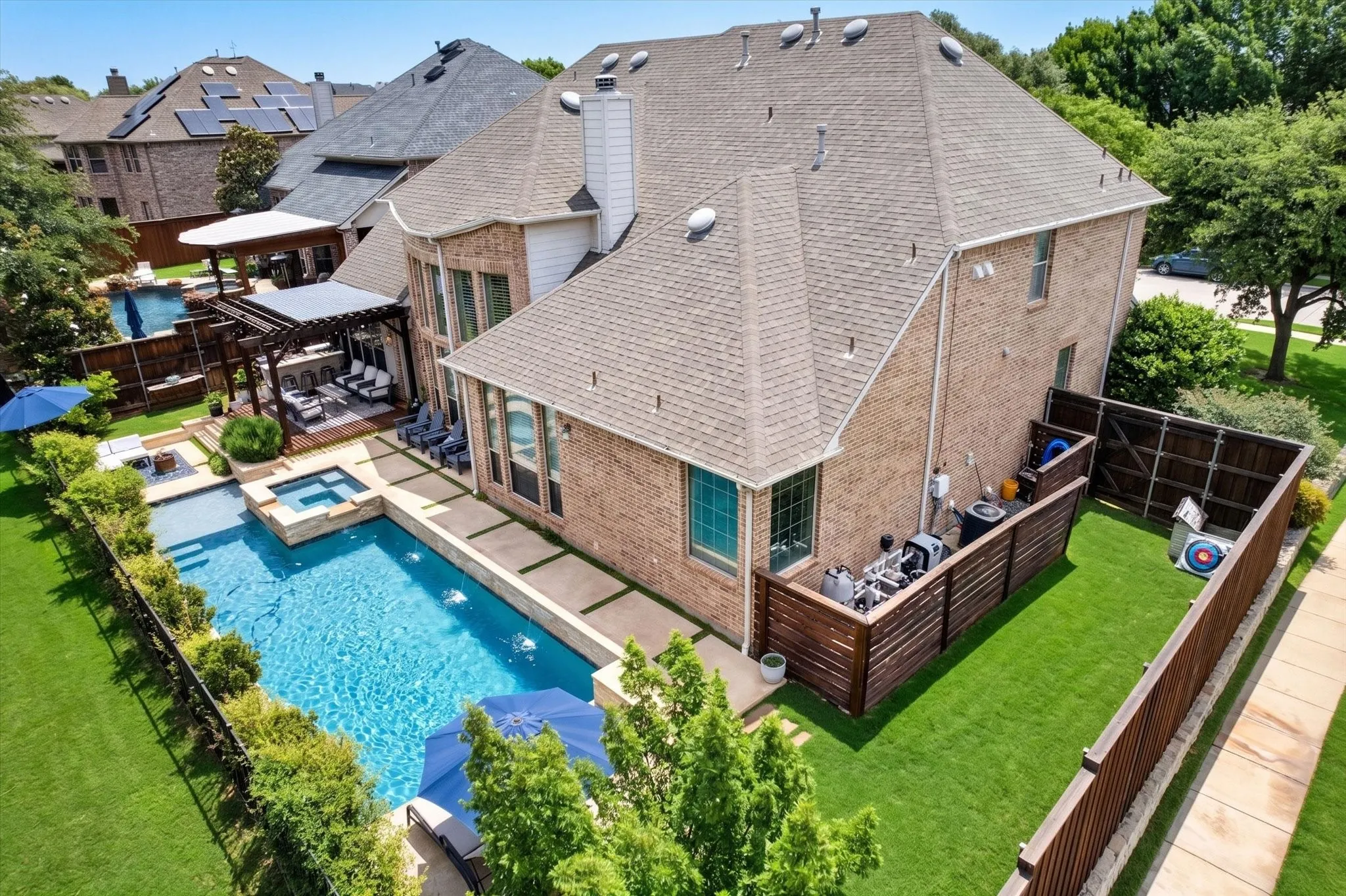Single Family Residence For Sale in Denton County , 10761 Silver Dollar Drive, Frisco, Texas 75033, 5 Bedroom, 4 Bathroom, 3 Garage spaces, 4,061 Sqft, built in 2005, mls#21256176, Real Estate Agent in Frisco, Homes For Sale in Denton county, Homes For Sale in Frisco, Realtor in Frisco Texas, Real Estate Brokerage Independent Realty Texas, Luminita Cordes Realtor