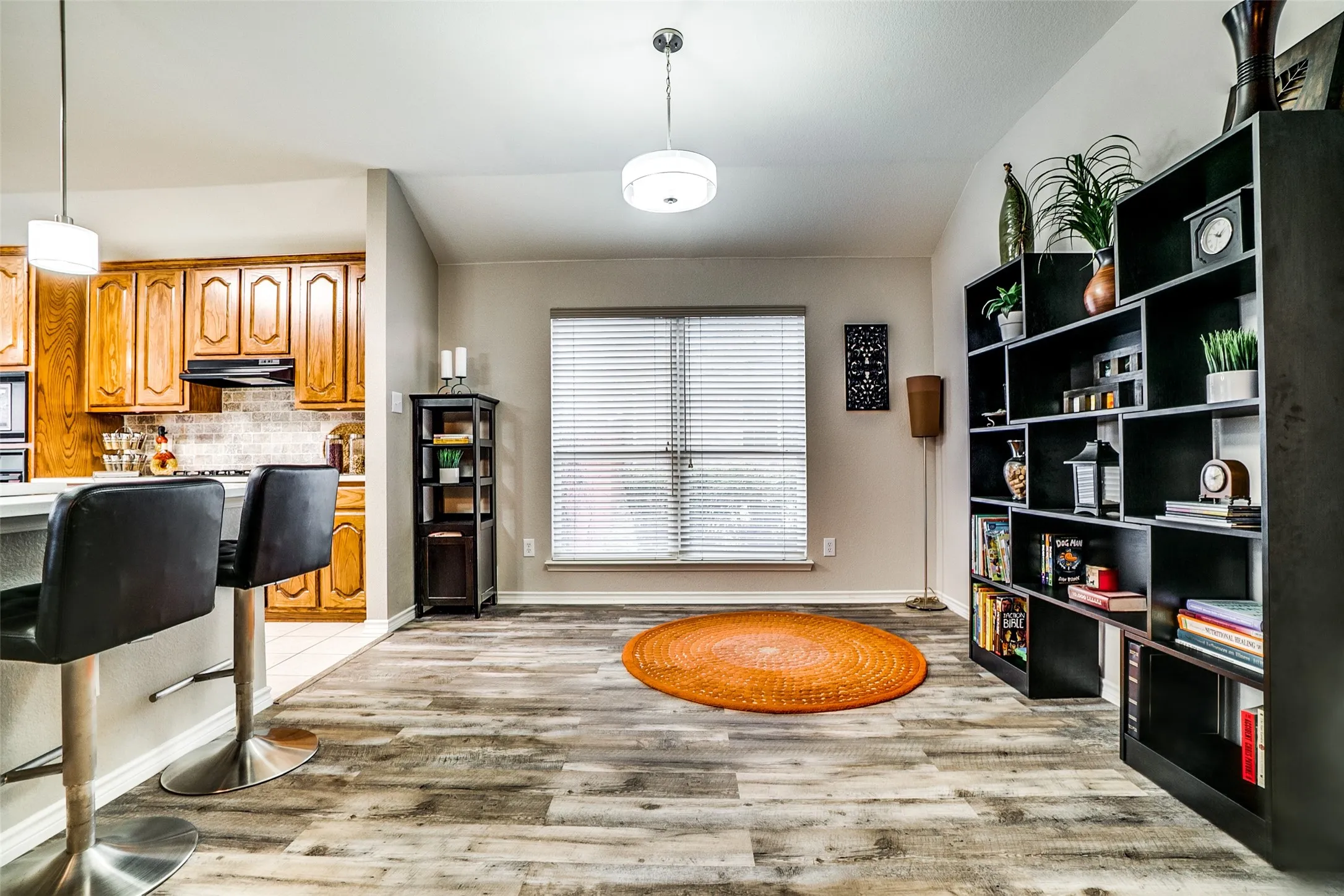 Single Family Residence For Sale in Collin County , 15555 Wrangler Drive, Frisco, Texas 75035, 3 Bedroom, 2 Bathroom, 2 Garage spaces, 1,814 Sqft, built in 2004, Preowned, mls#21254215, Real Estate Agent in Frisco, Homes For Sale in Collin county, Homes For Sale in Frisco, Realtor in Frisco Texas, Real Estate Brokerage Independent Realty Texas, Luminita Cordes Realtor
