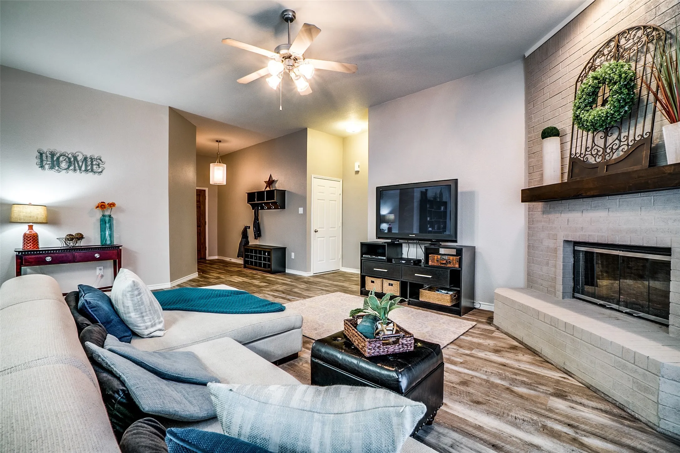 Single Family Residence For Sale in Collin County , 15555 Wrangler Drive, Frisco, Texas 75035, 3 Bedroom, 2 Bathroom, 2 Garage spaces, 1,814 Sqft, built in 2004, Preowned, mls#21254215, Real Estate Agent in Frisco, Homes For Sale in Collin county, Homes For Sale in Frisco, Realtor in Frisco Texas, Real Estate Brokerage Independent Realty Texas, Luminita Cordes Realtor