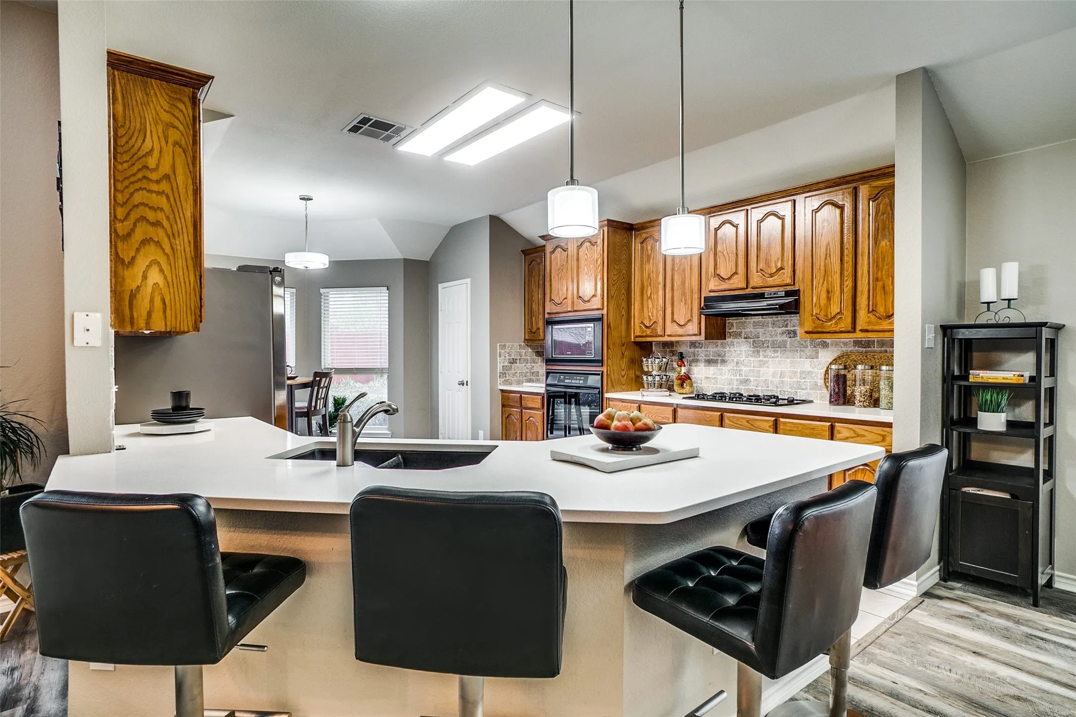 Single Family Residence For Sale in Collin County , 15555 Wrangler Drive, Frisco, Texas 75035, 3 Bedroom, 2 Bathroom, 2 Garage spaces, 1,814 Sqft, built in 2004, Preowned, mls#21254215, Real Estate Agent in Frisco, Homes For Sale in Collin county, Homes For Sale in Frisco, Realtor in Frisco Texas, Real Estate Brokerage Independent Realty Texas, Luminita Cordes Realtor