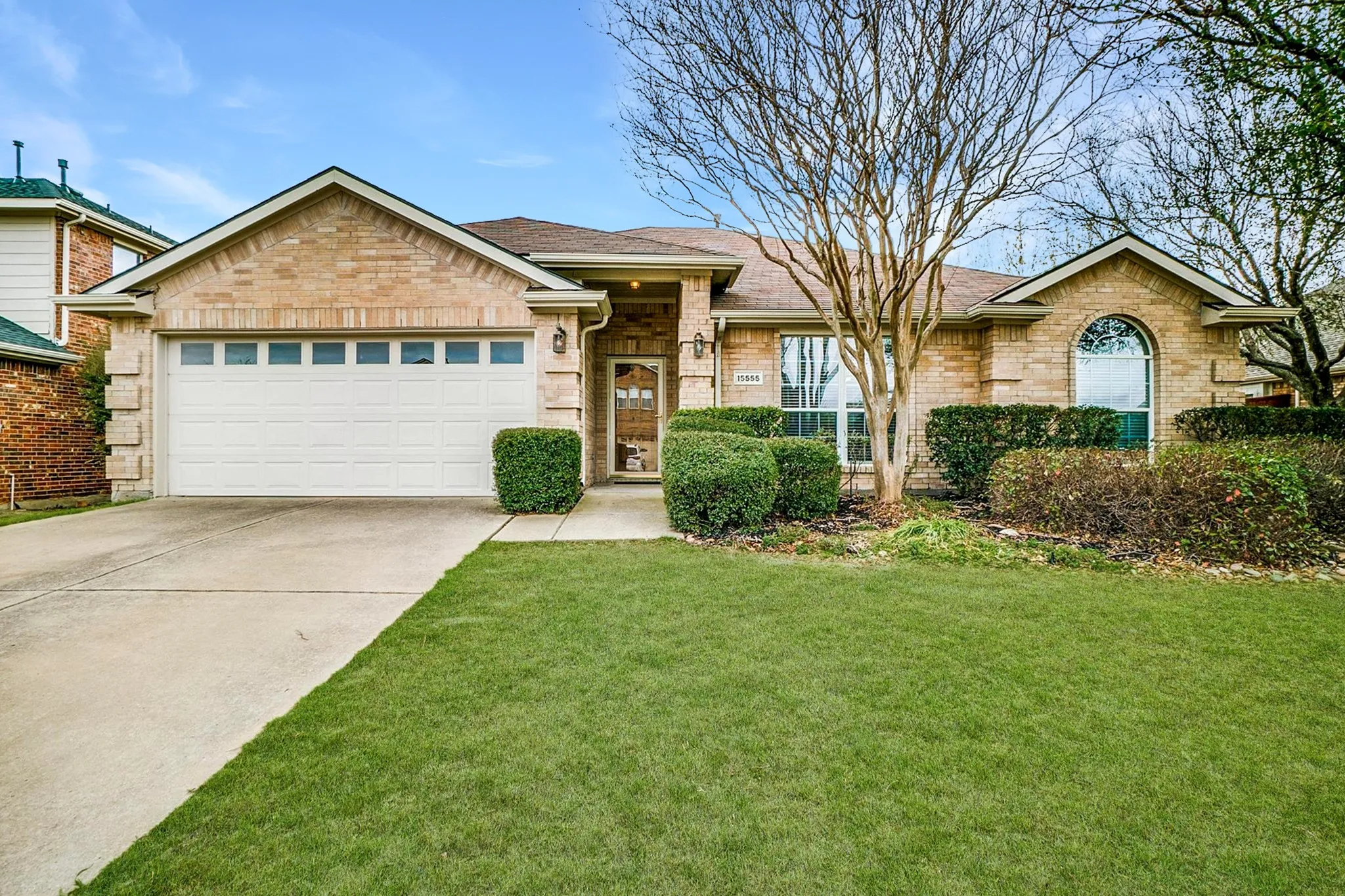 Single Family Residence For Sale in Collin County , 15555 Wrangler Drive, Frisco, Texas 75035, 3 Bedroom, 2 Bathroom, 2 Garage spaces, 1,814 Sqft, built in 2004, Preowned, mls#21254215, Real Estate Agent in Frisco, Homes For Sale in Collin county, Homes For Sale in Frisco, Realtor in Frisco Texas, Real Estate Brokerage Independent Realty Texas, Luminita Cordes Realtor