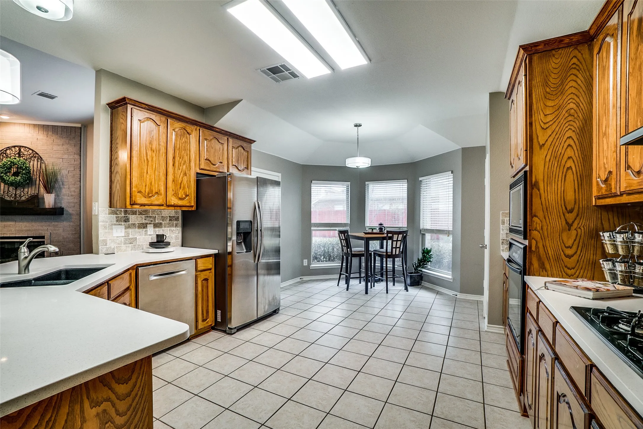 Single Family Residence For Sale in Collin County , 15555 Wrangler Drive, Frisco, Texas 75035, 3 Bedroom, 2 Bathroom, 2 Garage spaces, 1,814 Sqft, built in 2004, Preowned, mls#21254215, Real Estate Agent in Frisco, Homes For Sale in Collin county, Homes For Sale in Frisco, Realtor in Frisco Texas, Real Estate Brokerage Independent Realty Texas, Luminita Cordes Realtor