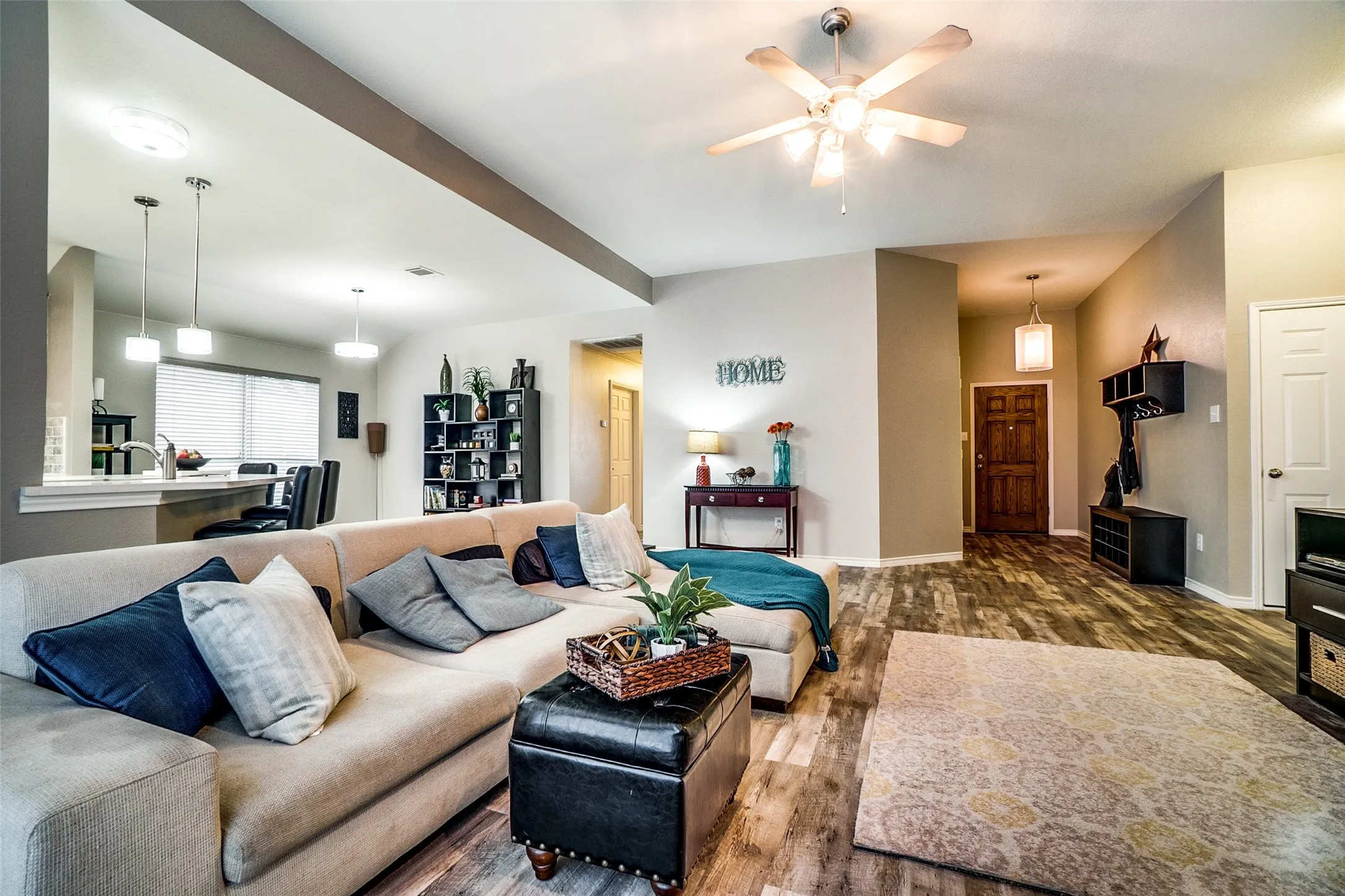 Single Family Residence For Sale in Collin County , 15555 Wrangler Drive, Frisco, Texas 75035, 3 Bedroom, 2 Bathroom, 2 Garage spaces, 1,814 Sqft, built in 2004, Preowned, mls#21254215, Real Estate Agent in Frisco, Homes For Sale in Collin county, Homes For Sale in Frisco, Realtor in Frisco Texas, Real Estate Brokerage Independent Realty Texas, Luminita Cordes Realtor