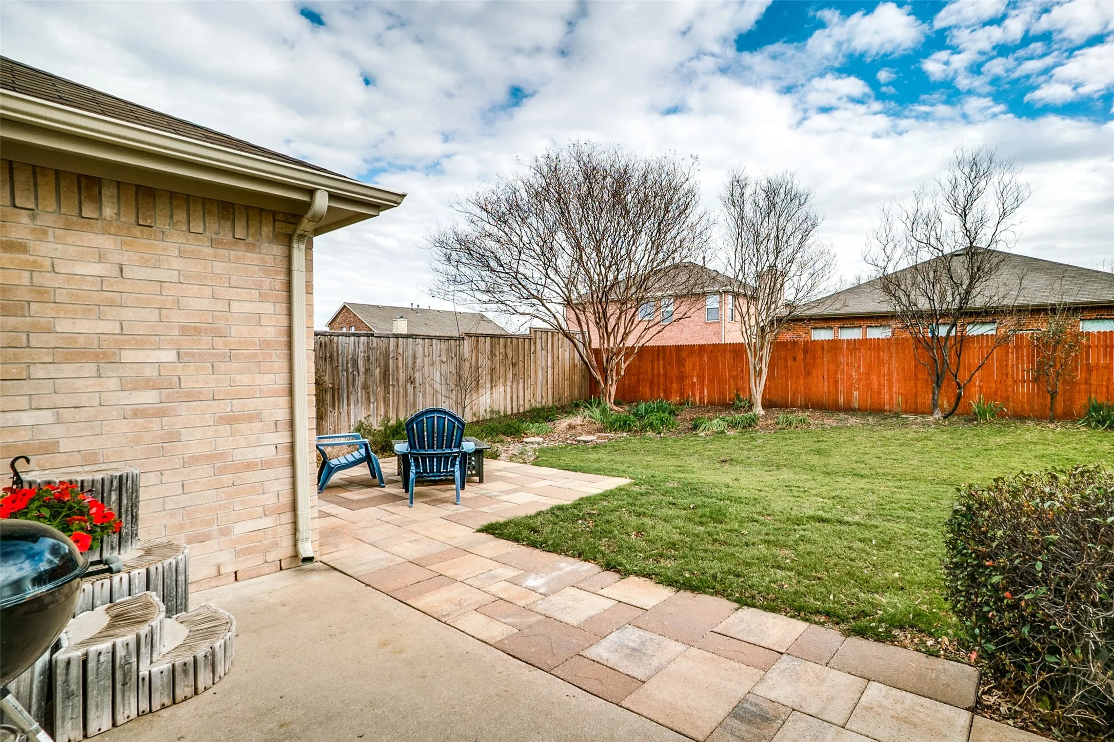 Single Family Residence For Sale in Collin County , 15555 Wrangler Drive, Frisco, Texas 75035, 3 Bedroom, 2 Bathroom, 2 Garage spaces, 1,814 Sqft, built in 2004, Preowned, mls#21254215, Real Estate Agent in Frisco, Homes For Sale in Collin county, Homes For Sale in Frisco, Realtor in Frisco Texas, Real Estate Brokerage Independent Realty Texas, Luminita Cordes Realtor