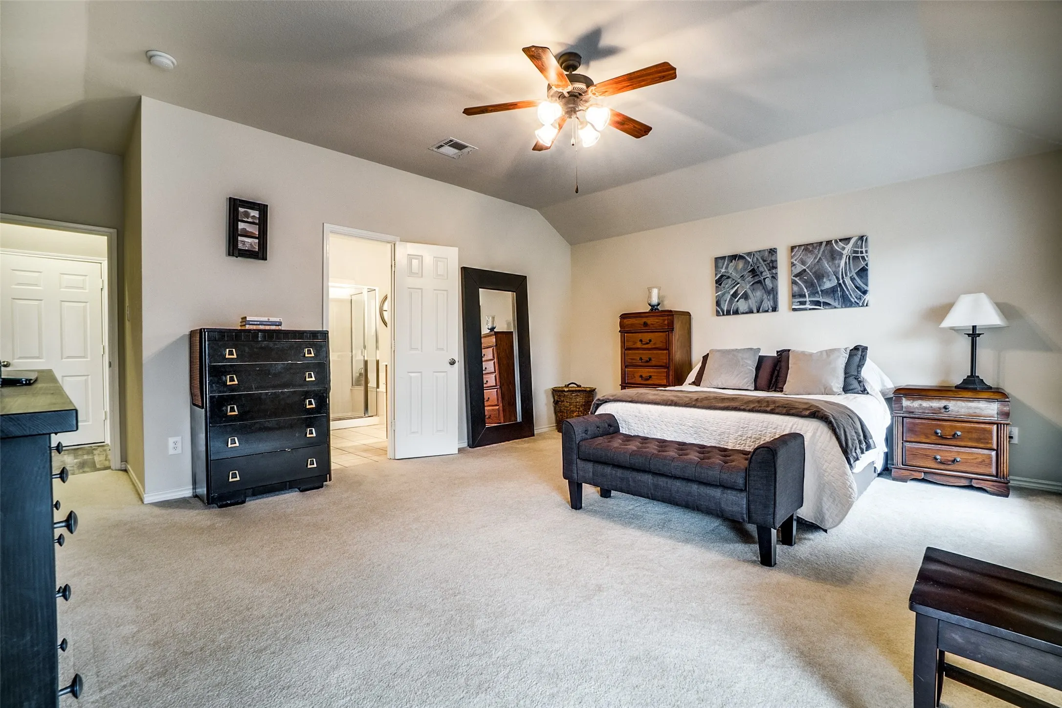 Single Family Residence For Sale in Collin County , 15555 Wrangler Drive, Frisco, Texas 75035, 3 Bedroom, 2 Bathroom, 2 Garage spaces, 1,814 Sqft, built in 2004, Preowned, mls#21254215, Real Estate Agent in Frisco, Homes For Sale in Collin county, Homes For Sale in Frisco, Realtor in Frisco Texas, Real Estate Brokerage Independent Realty Texas, Luminita Cordes Realtor