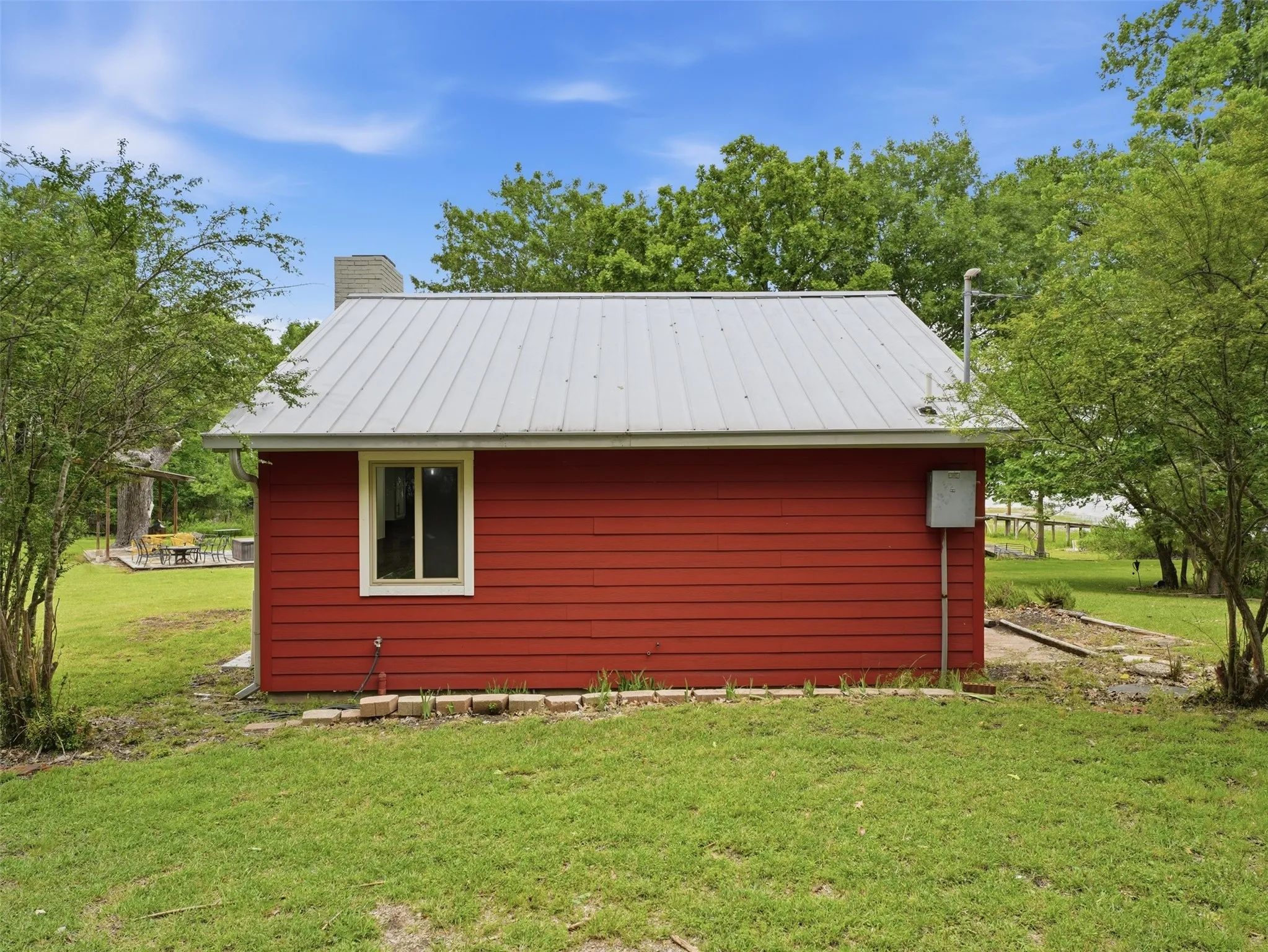 Single Family Residence For Sale in Parker County , 542 W Lake Drive, Weatherford, Texas 76087, 1 Bedroom, 1 Bathroom, Garage spaces, 600 Sqft, built in 1977, Price $295,000, mls#21256287, Real Estate Agent in Weatherford, Homes For Sale in Parker county, Homes For Sale in Weatherford, Realtor in Weatherford Texas, Real Estate Brokerage Independent Realty Texas, Luminita Cordes Realtor