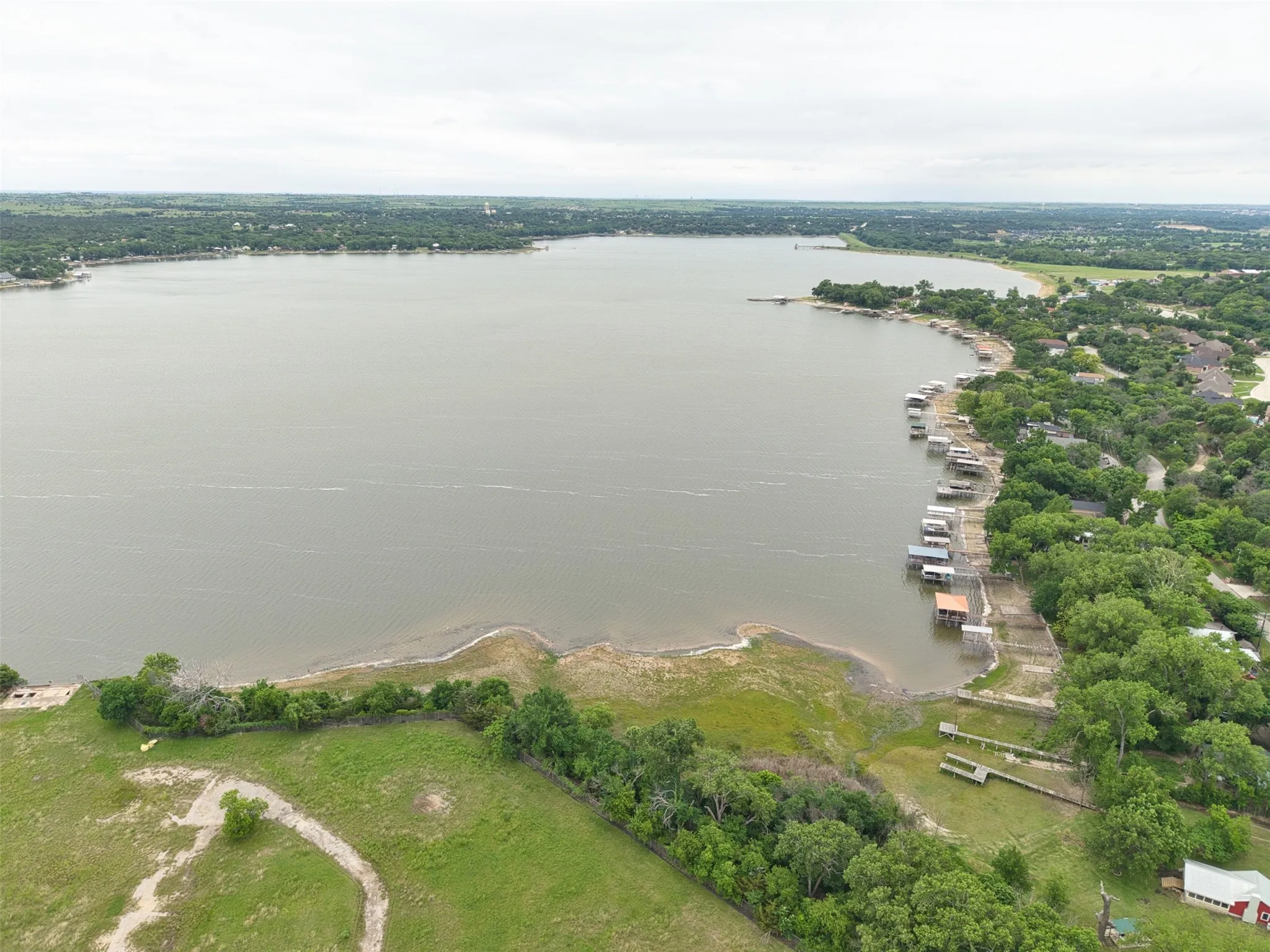 Single Family Residence For Sale in Parker County , 542 W Lake Drive, Weatherford, Texas 76087, 1 Bedroom, 1 Bathroom, Garage spaces, 600 Sqft, built in 1977, Price $295,000, mls#21256287, Real Estate Agent in Weatherford, Homes For Sale in Parker county, Homes For Sale in Weatherford, Realtor in Weatherford Texas, Real Estate Brokerage Independent Realty Texas, Luminita Cordes Realtor