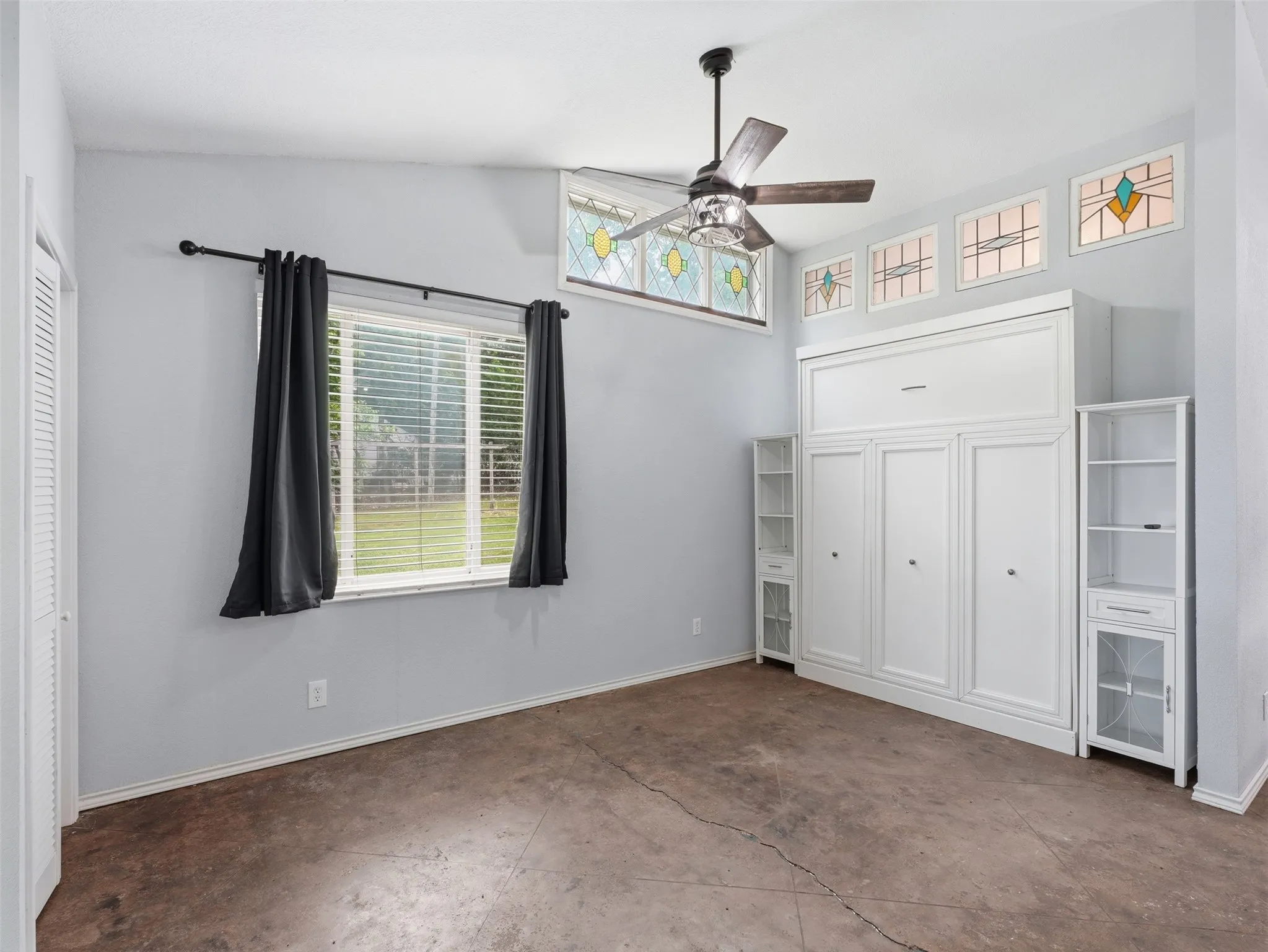 Single Family Residence For Sale in Parker County , 542 W Lake Drive, Weatherford, Texas 76087, 1 Bedroom, 1 Bathroom, Garage spaces, 600 Sqft, built in 1977, Price $295,000, mls#21256287, Real Estate Agent in Weatherford, Homes For Sale in Parker county, Homes For Sale in Weatherford, Realtor in Weatherford Texas, Real Estate Brokerage Independent Realty Texas, Luminita Cordes Realtor