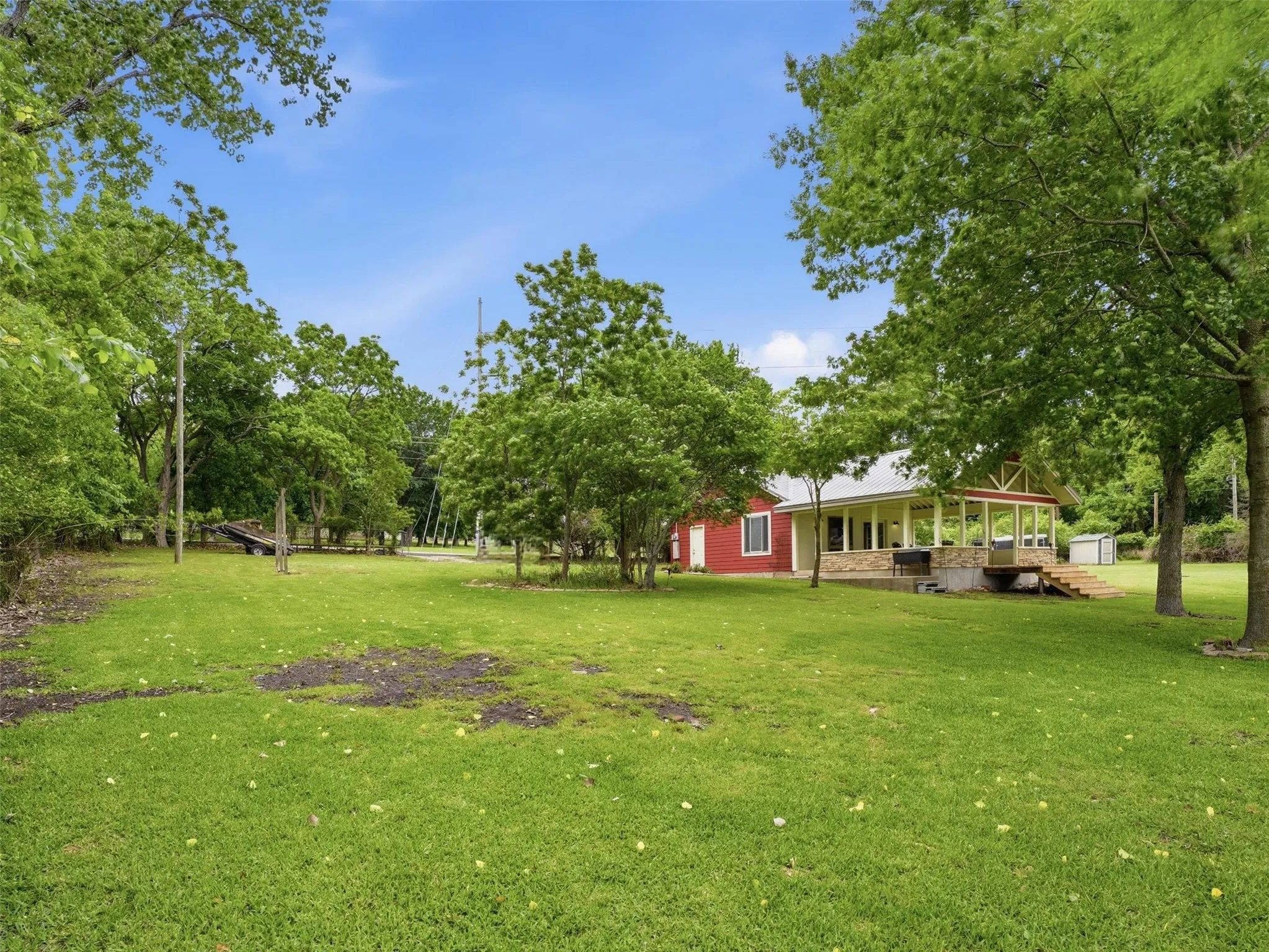 Single Family Residence For Sale in Parker County , 542 W Lake Drive, Weatherford, Texas 76087, 1 Bedroom, 1 Bathroom, Garage spaces, 600 Sqft, built in 1977, Price $295,000, mls#21256287, Real Estate Agent in Weatherford, Homes For Sale in Parker county, Homes For Sale in Weatherford, Realtor in Weatherford Texas, Real Estate Brokerage Independent Realty Texas, Luminita Cordes Realtor