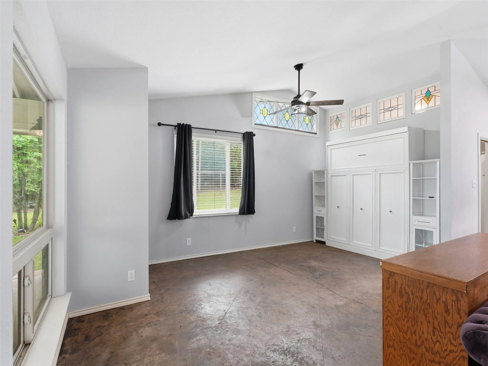 Single Family Residence For Sale in Parker County , 542 W Lake Drive, Weatherford, Texas 76087, 1 Bedroom, 1 Bathroom, Garage spaces, 600 Sqft, built in 1977, Price $295,000, mls#21256287, Real Estate Agent in Weatherford, Homes For Sale in Parker county, Homes For Sale in Weatherford, Realtor in Weatherford Texas, Real Estate Brokerage Independent Realty Texas, Luminita Cordes Realtor