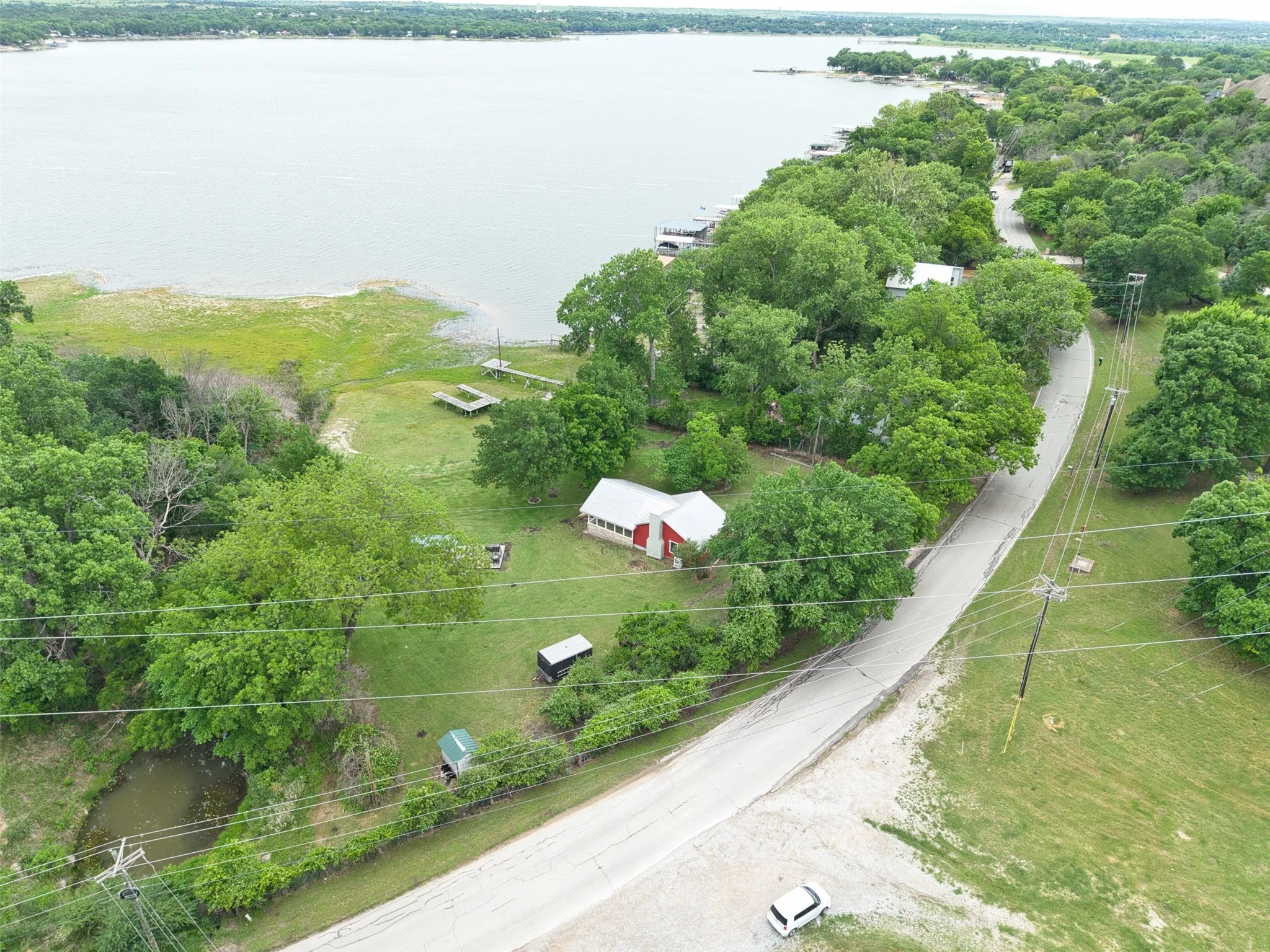 Single Family Residence For Sale in Parker County , 542 W Lake Drive, Weatherford, Texas 76087, 1 Bedroom, 1 Bathroom, Garage spaces, 600 Sqft, built in 1977, Price $295,000, mls#21256287, Real Estate Agent in Weatherford, Homes For Sale in Parker county, Homes For Sale in Weatherford, Realtor in Weatherford Texas, Real Estate Brokerage Independent Realty Texas, Luminita Cordes Realtor