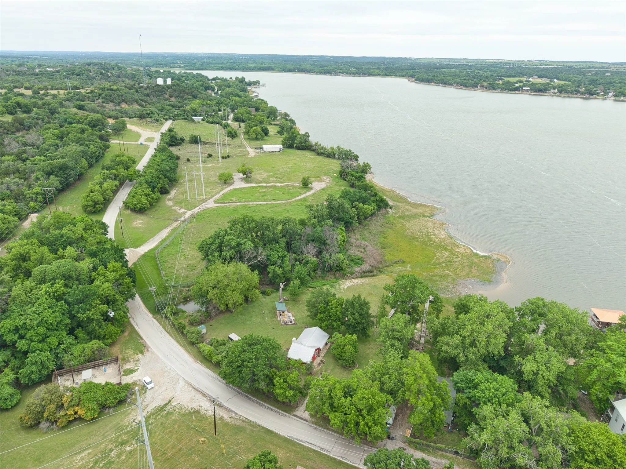 Single Family Residence For Sale in Parker County , 542 W Lake Drive, Weatherford, Texas 76087, 1 Bedroom, 1 Bathroom, Garage spaces, 600 Sqft, built in 1977, Price $295,000, mls#21256287, Real Estate Agent in Weatherford, Homes For Sale in Parker county, Homes For Sale in Weatherford, Realtor in Weatherford Texas, Real Estate Brokerage Independent Realty Texas, Luminita Cordes Realtor
