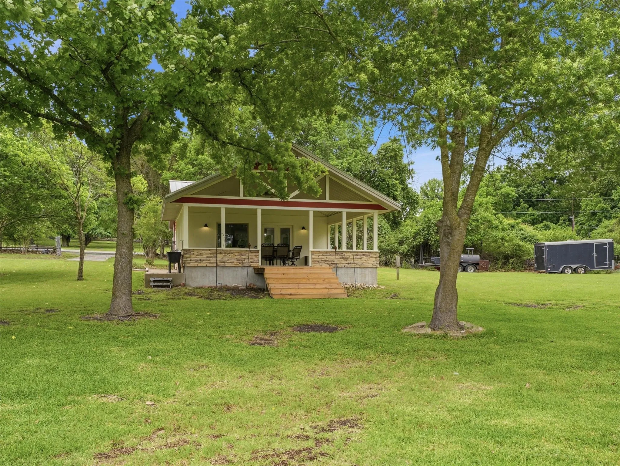 Single Family Residence For Sale in Parker County , 542 W Lake Drive, Weatherford, Texas 76087, 1 Bedroom, 1 Bathroom, Garage spaces, 600 Sqft, built in 1977, Price $295,000, mls#21256287, Real Estate Agent in Weatherford, Homes For Sale in Parker county, Homes For Sale in Weatherford, Realtor in Weatherford Texas, Real Estate Brokerage Independent Realty Texas, Luminita Cordes Realtor