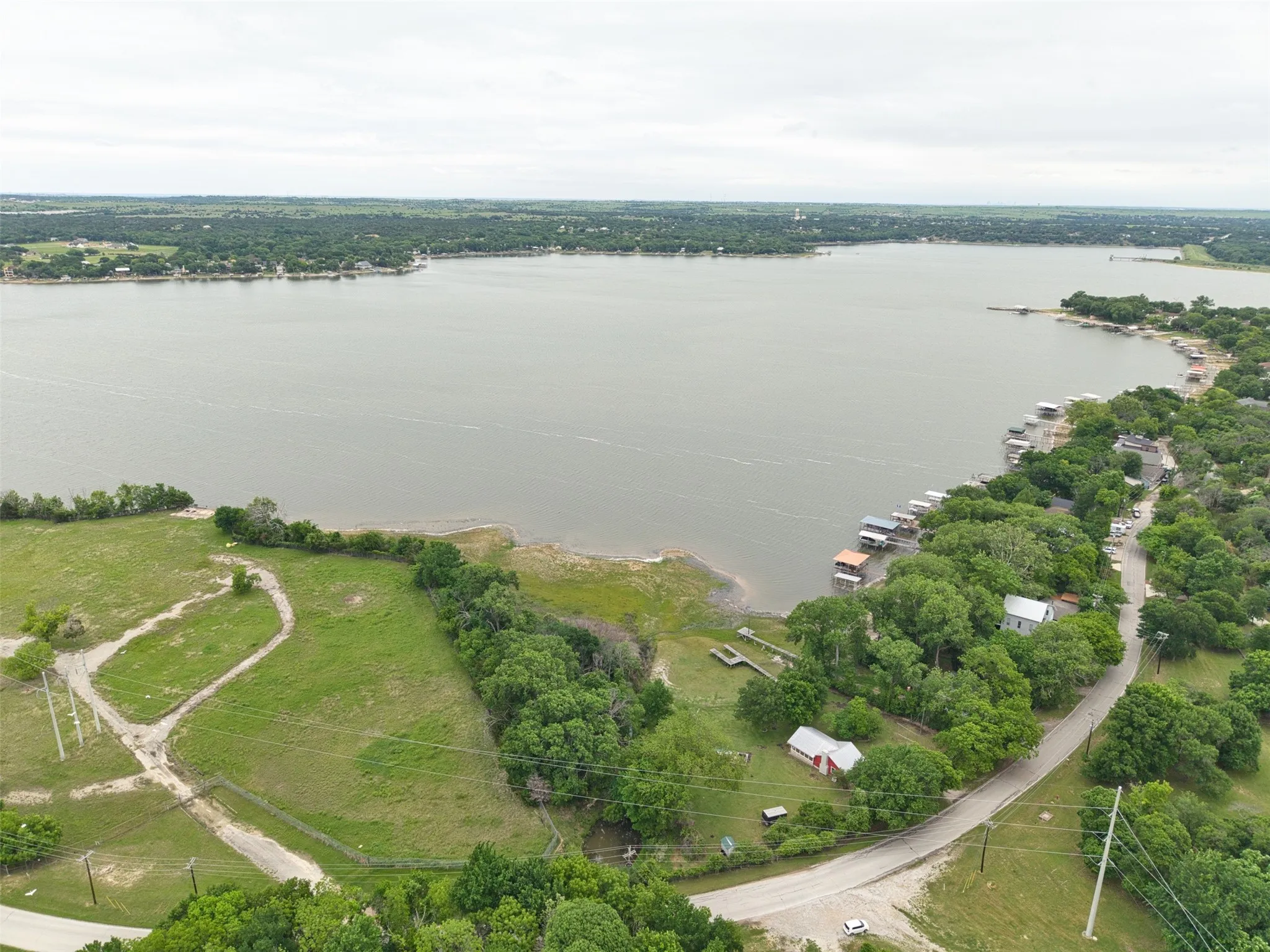 Single Family Residence For Sale in Parker County , 542 W Lake Drive, Weatherford, Texas 76087, 1 Bedroom, 1 Bathroom, Garage spaces, 600 Sqft, built in 1977, Price $295,000, mls#21256287, Real Estate Agent in Weatherford, Homes For Sale in Parker county, Homes For Sale in Weatherford, Realtor in Weatherford Texas, Real Estate Brokerage Independent Realty Texas, Luminita Cordes Realtor