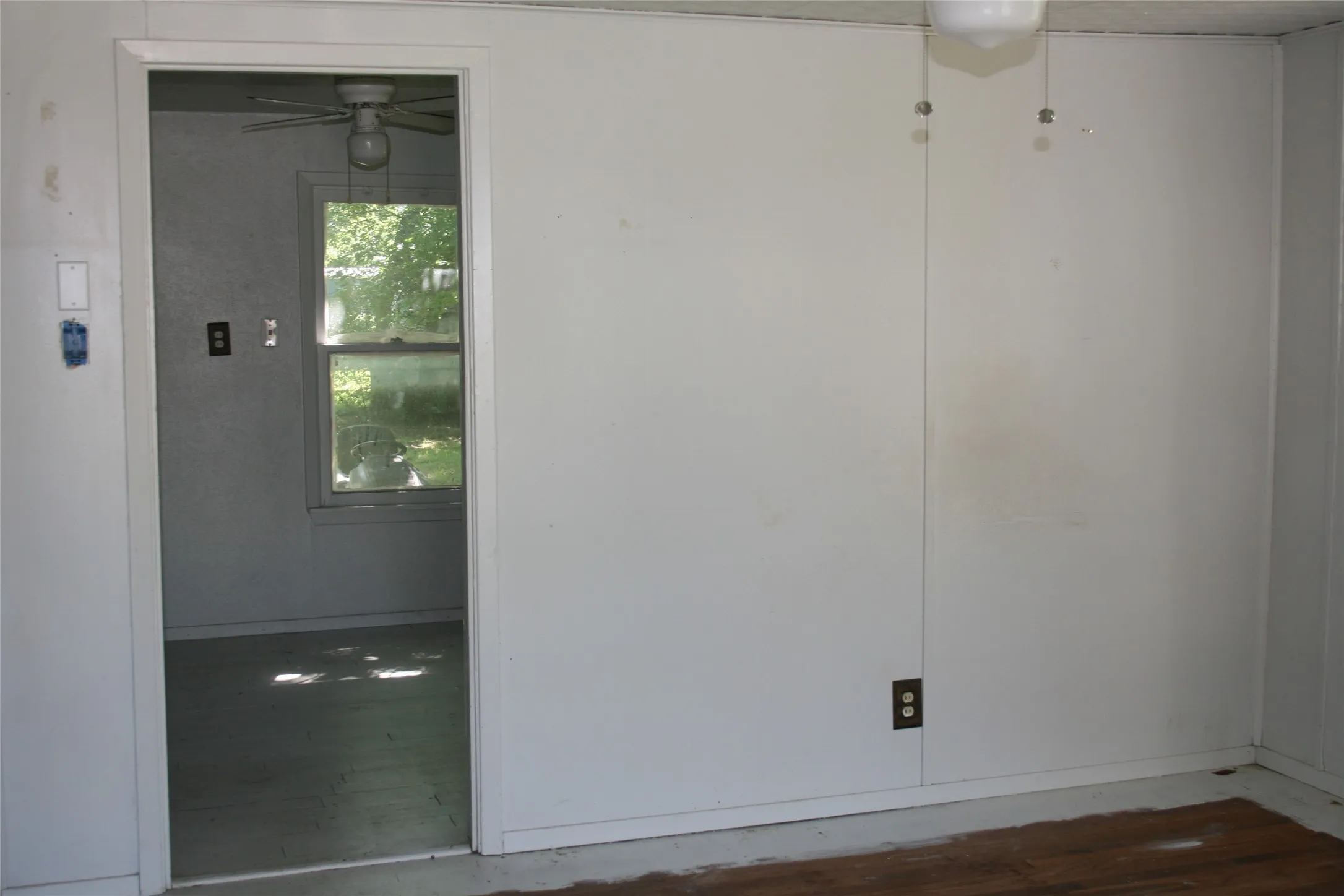 Single Family Residence For Sale in Parker County , 908 Franklin Street, Weatherford, Texas 76086, 1 Bedroom, 1 Bathroom, Garage spaces, 528 Sqft, built in 1960, mls#21256012, Real Estate Agent in Weatherford, Homes For Sale in Parker county, Homes For Sale in Weatherford, Realtor in Weatherford Texas, Real Estate Brokerage Independent Realty Texas, Luminita Cordes Realtor
