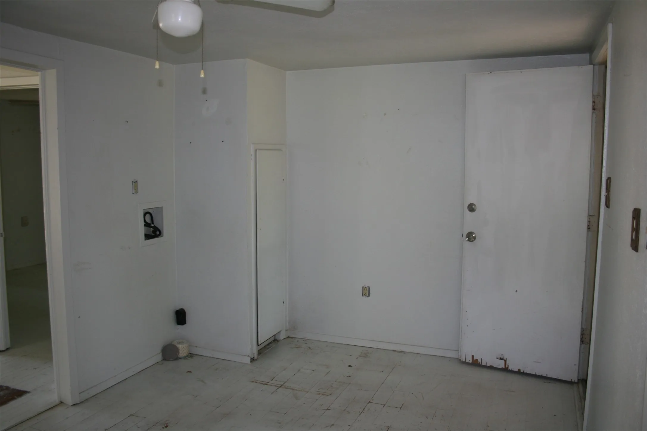 Single Family Residence For Sale in Parker County , 908 Franklin Street, Weatherford, Texas 76086, 1 Bedroom, 1 Bathroom, Garage spaces, 528 Sqft, built in 1960, mls#21256012, Real Estate Agent in Weatherford, Homes For Sale in Parker county, Homes For Sale in Weatherford, Realtor in Weatherford Texas, Real Estate Brokerage Independent Realty Texas, Luminita Cordes Realtor