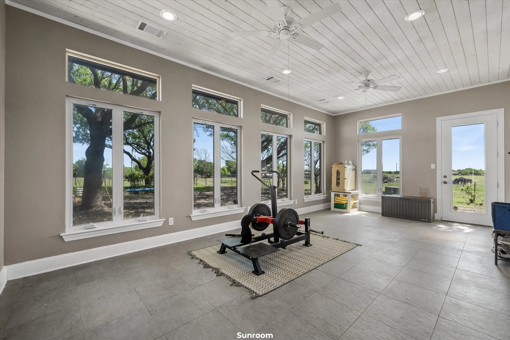Single Family Residence For Sale in Ellis County , 2201 E Fm 813, Ennis, Texas 75119, 5 Bedrooms, 6 Bathrooms, 3 Garage spaces, 9,215 Sqft, built in 1983, Preowned, Price $2,990,000, mls#21232357, Real Estate Agent in Ennis, Homes For Sale in Ellis county, Homes For Sale in Ennis, Realtor in Ennis Texas, Real Estate Brokerage Independent Realty Texas, Luminita Cordes Realtor