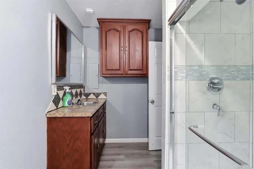 Single Family Residence For Sale in Titus County , 1191 County Road 3240, Mt Pleasant, Texas 75455, 4 Bedroom, 3 Bathroom, Garage spaces, 1,836 Sqft, built in 1971, Preowned, mls#21255653, Real Estate Agent in Mt Pleasant, Homes For Sale in Titus county, Homes For Sale in Mt Pleasant, Realtor in Mt Pleasant Texas, Real Estate Brokerage Independent Realty Texas, Luminita Cordes Realtor