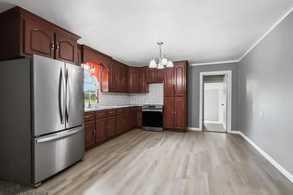 Single Family Residence For Sale in Titus County , 1191 County Road 3240, Mt Pleasant, Texas 75455, 4 Bedroom, 3 Bathroom, Garage spaces, 1,836 Sqft, built in 1971, Preowned, mls#21255653, Real Estate Agent in Mt Pleasant, Homes For Sale in Titus county, Homes For Sale in Mt Pleasant, Realtor in Mt Pleasant Texas, Real Estate Brokerage Independent Realty Texas, Luminita Cordes Realtor